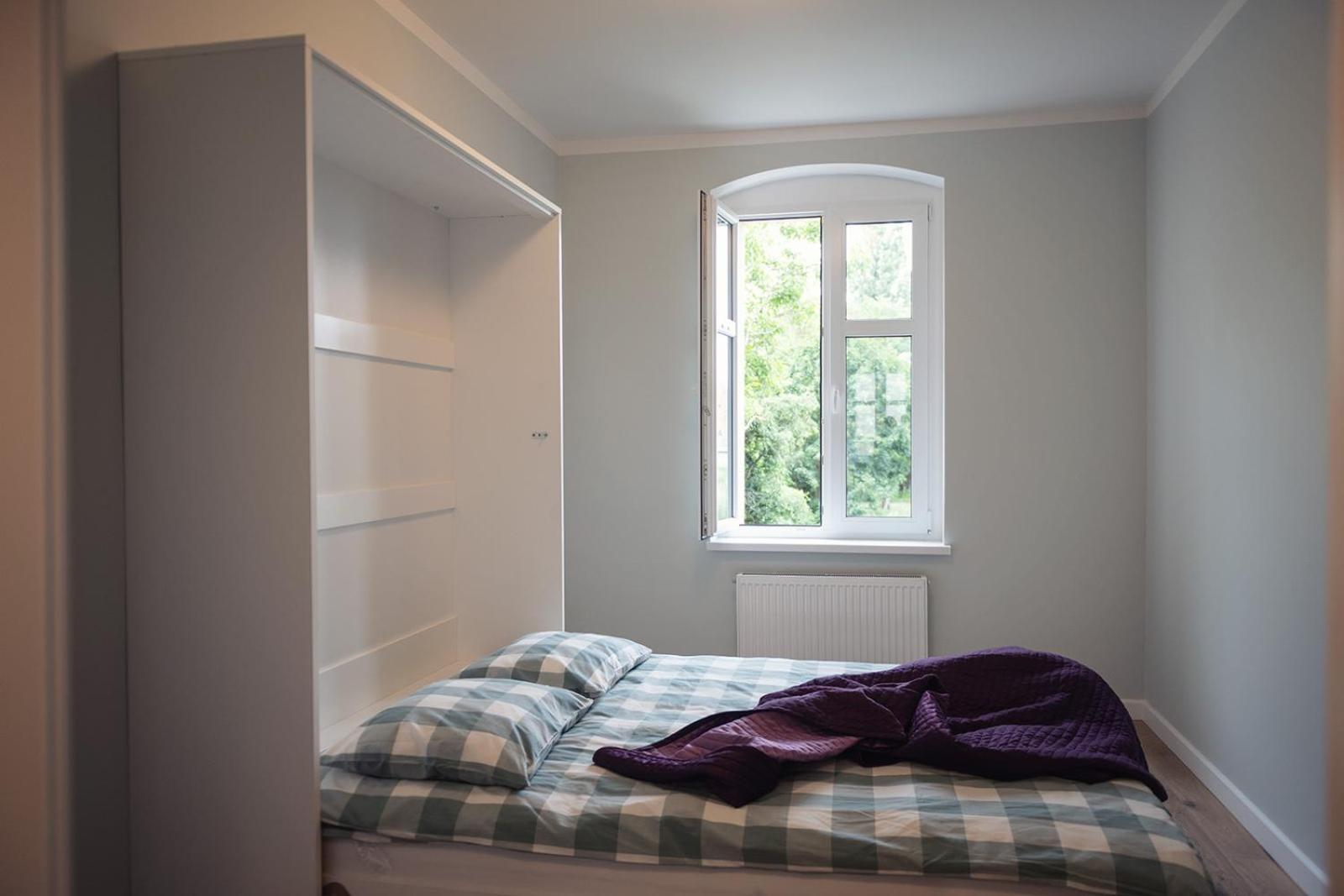 One-Bedroom Apartment - Photo 12
