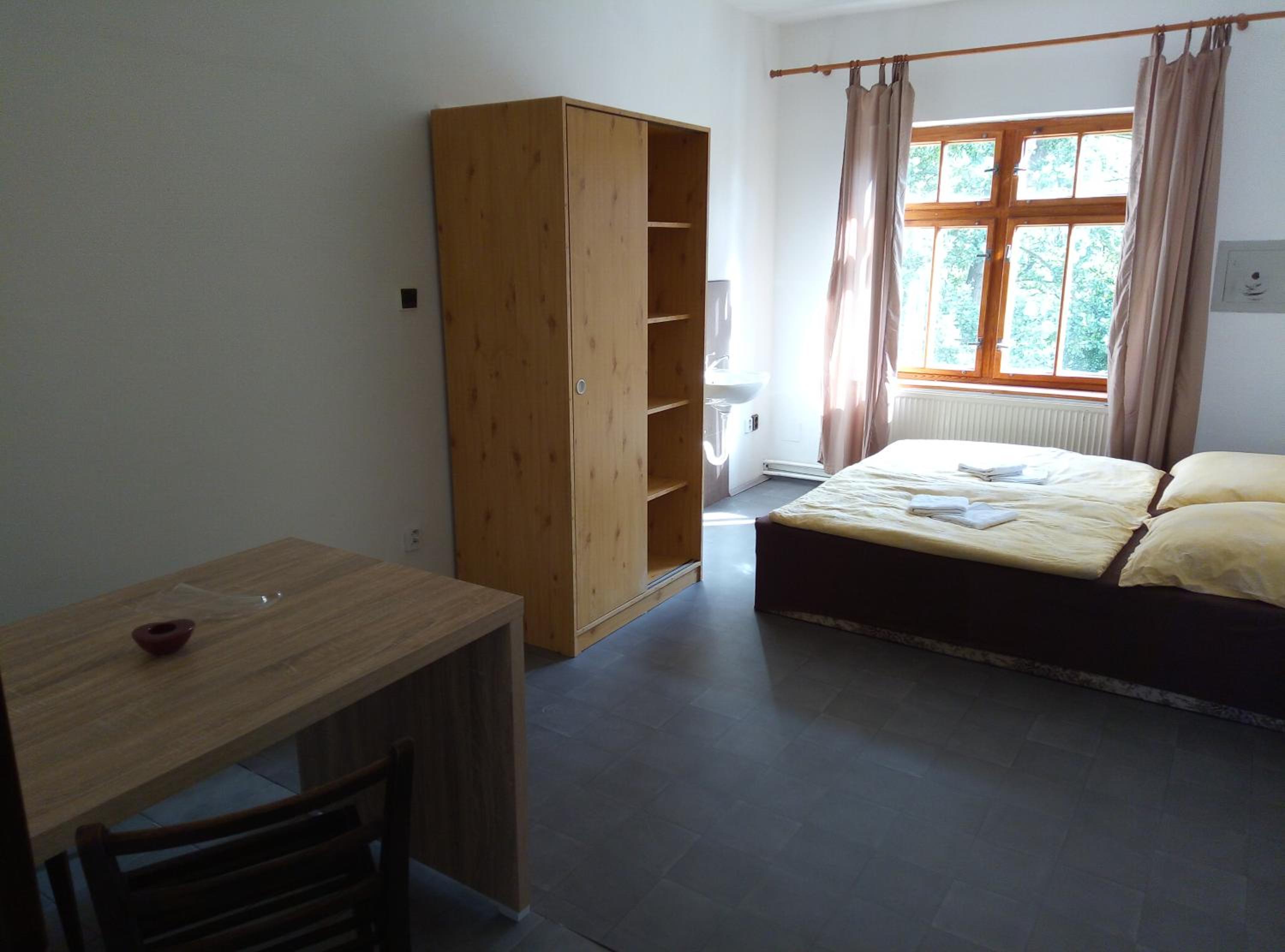 Double or Twin Room with Shared Bathroom photo 1