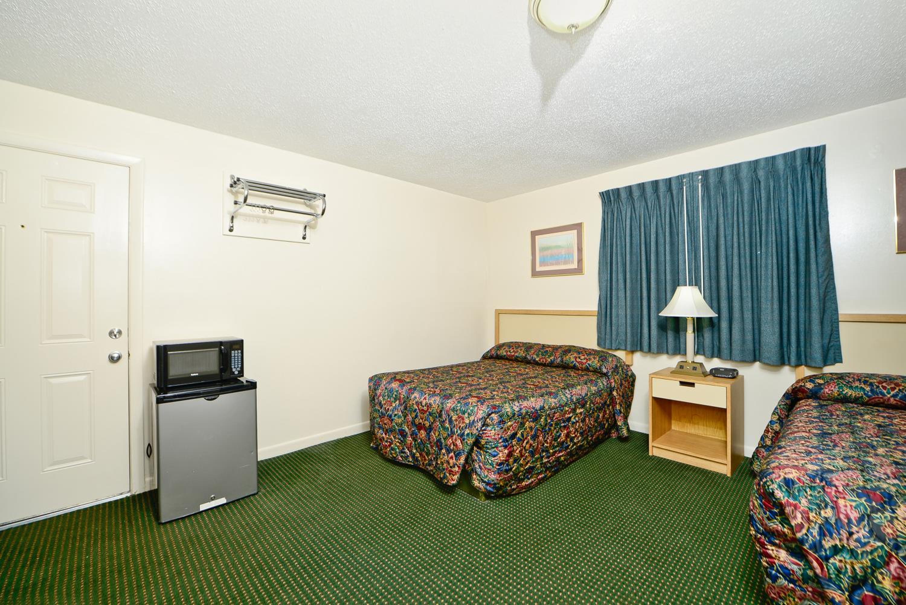 Double Room - Non-Smoking  - Photo 6