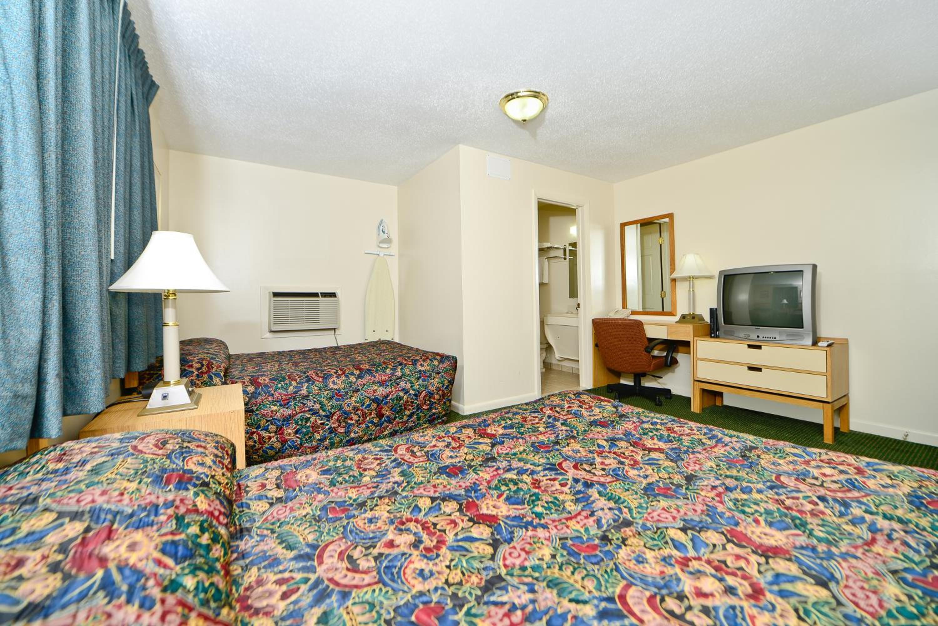 Double Room - Non-Smoking  - Photo 5