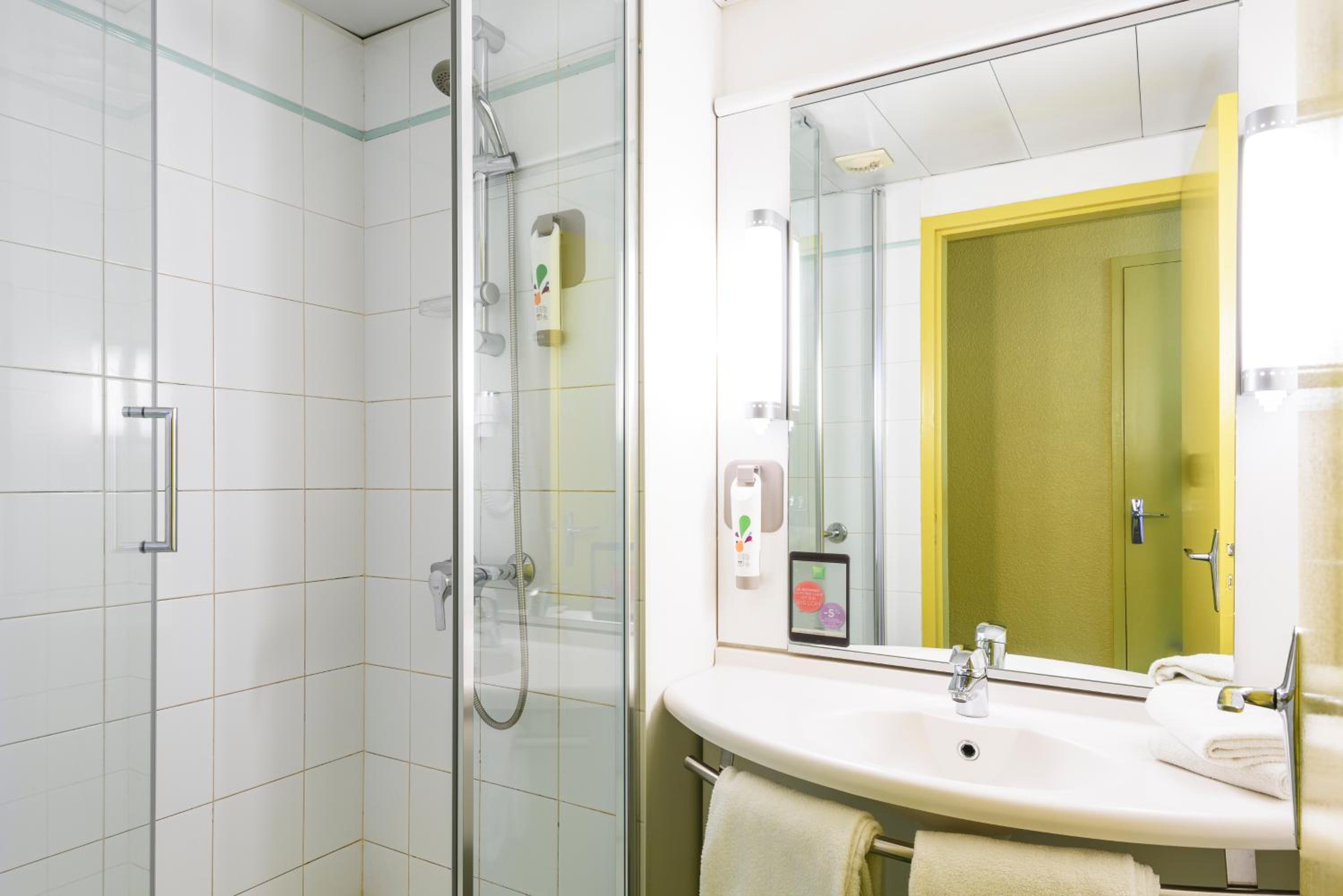 Standard Double Room - Photo 6