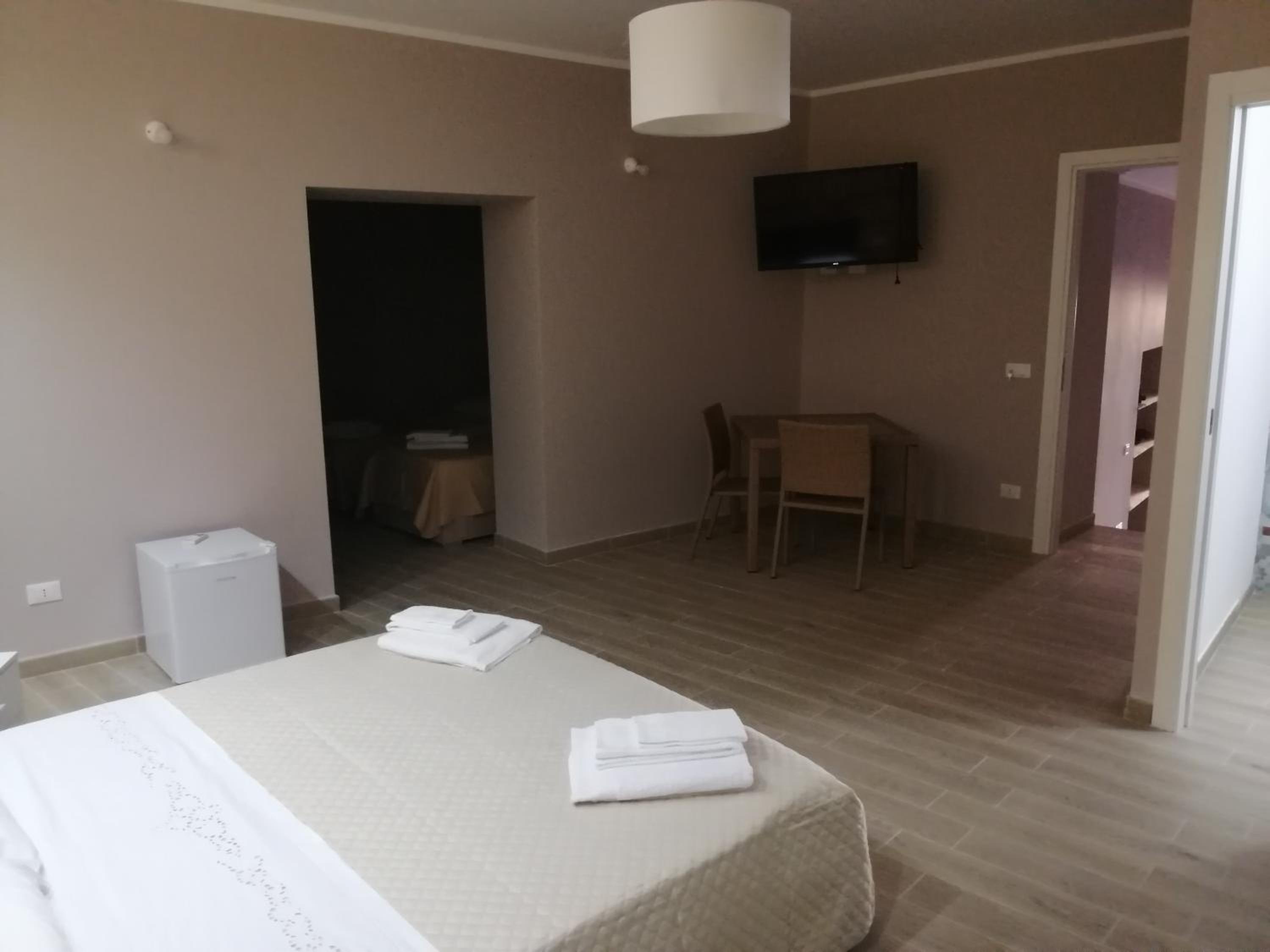 Deluxe Family Room - Photo 5