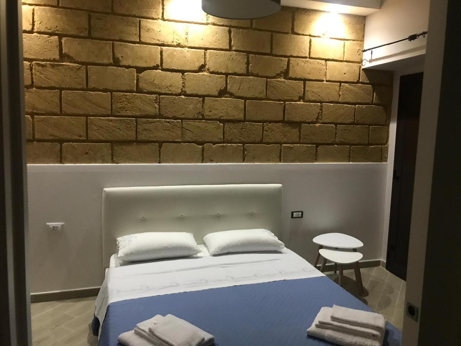 Deluxe Double Room - Photo 8