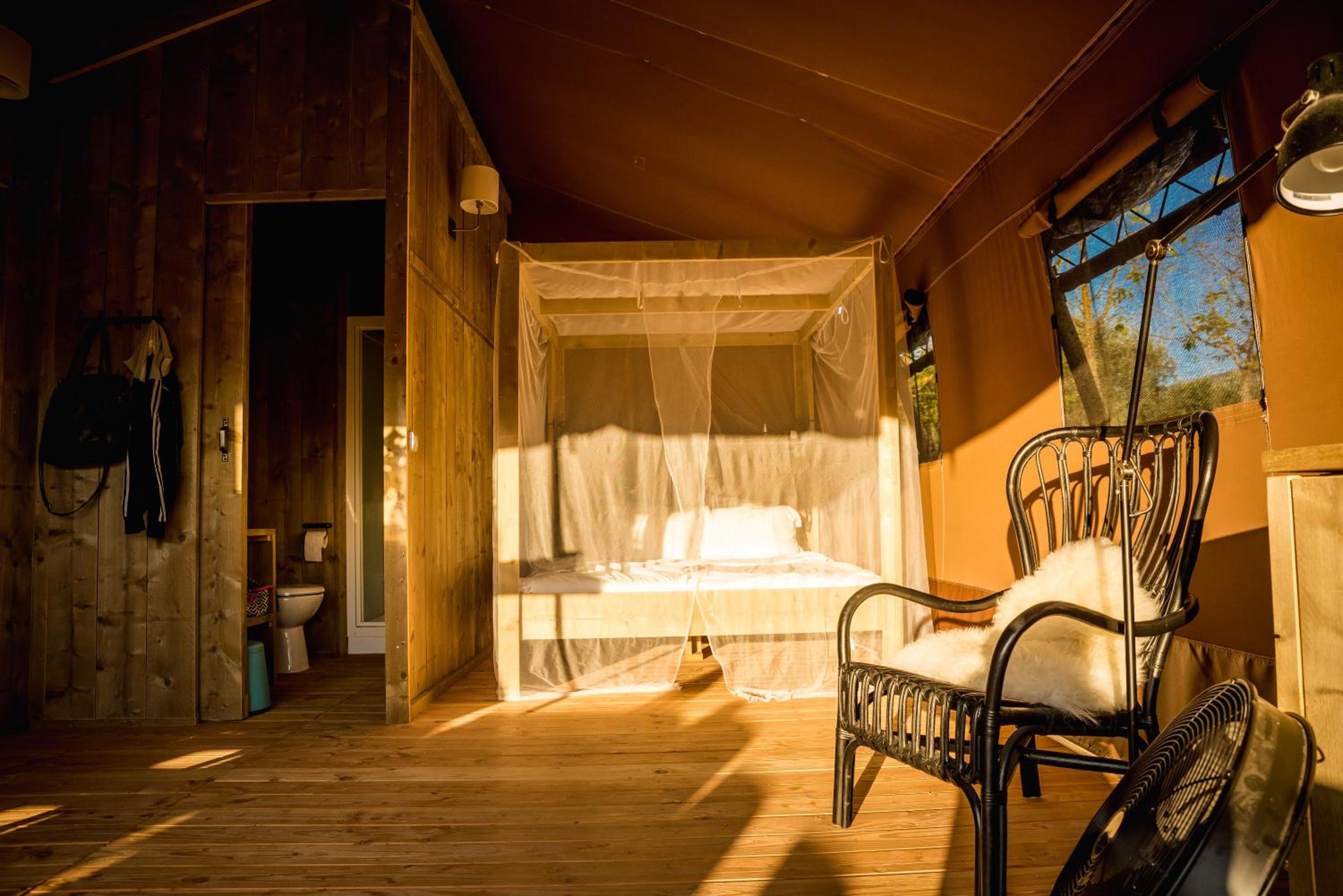 Deluxe Tent Suite photo 3