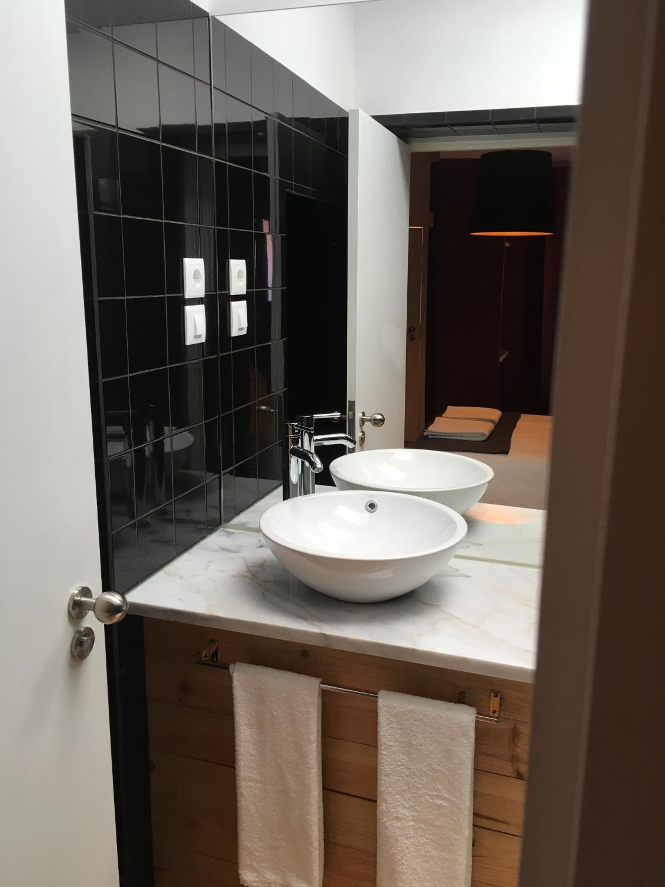 Standard Double Room - Photo 10