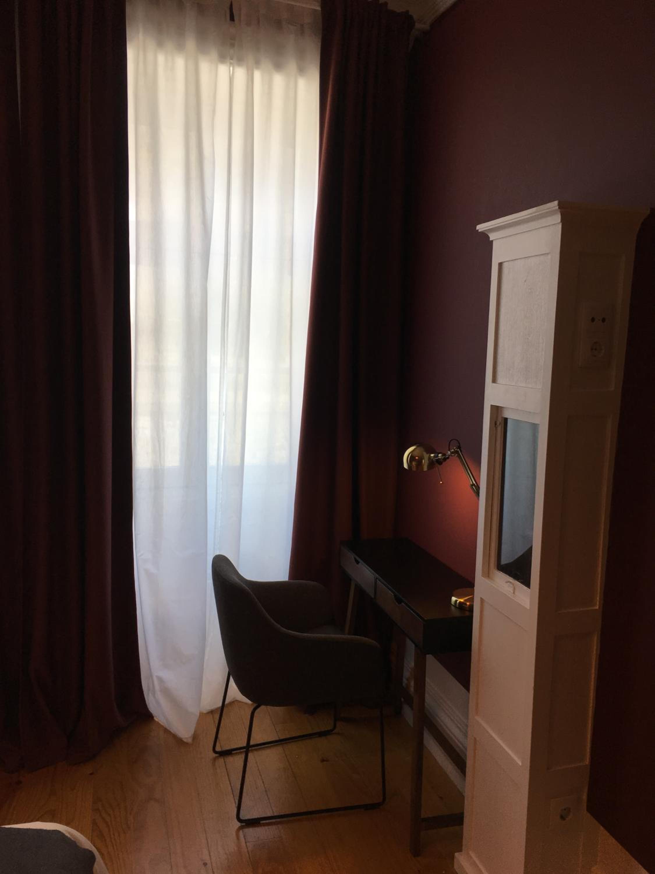 Standard Double Room - Photo 11