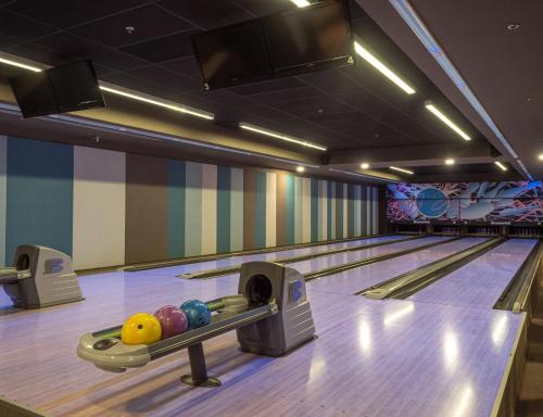 Superior Double or Twin Room (2 adults + 2 children) - Meals & Drinks in Aquapark Included