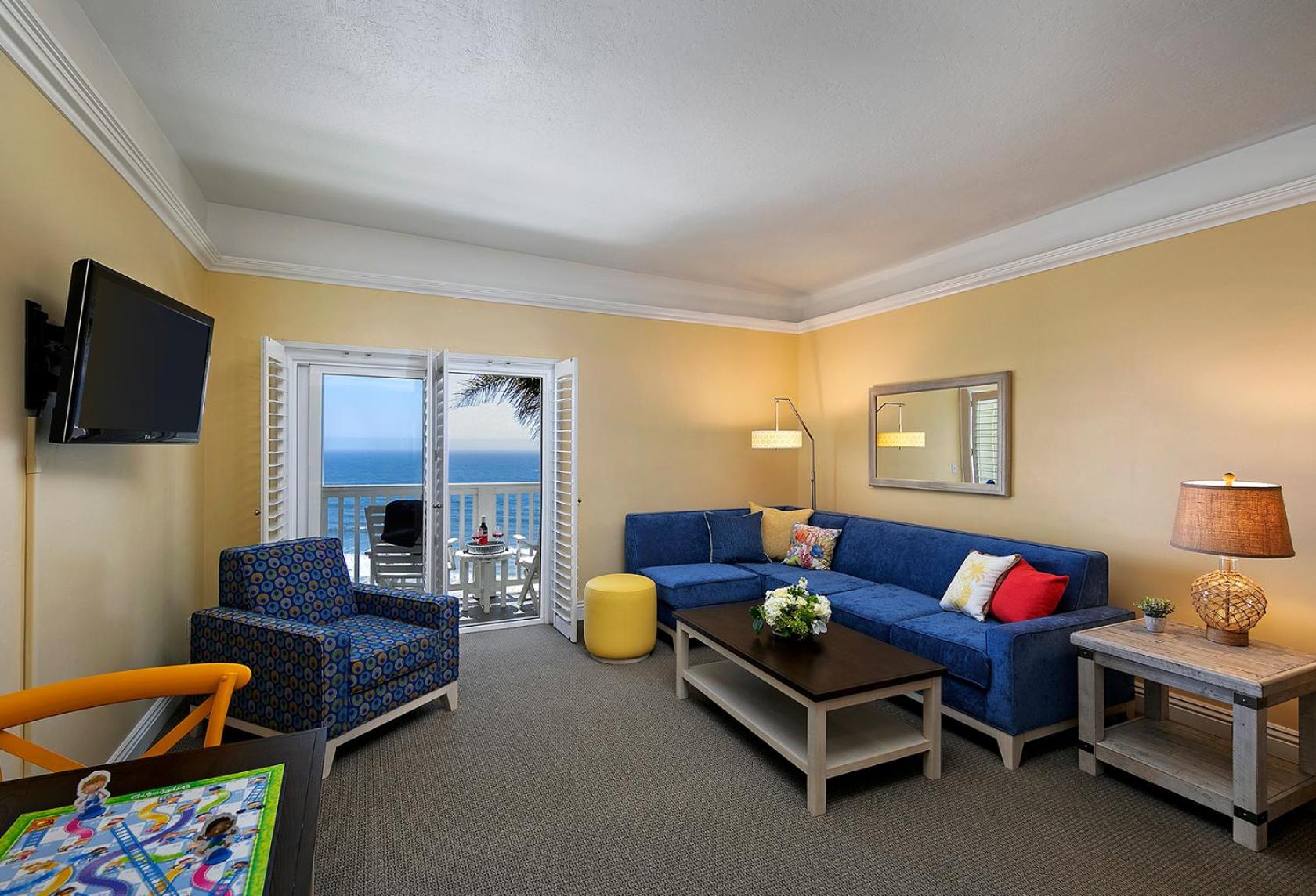 Courtyard View, Two Bedrooms, Two Queens, Pet-Friendly photo 2