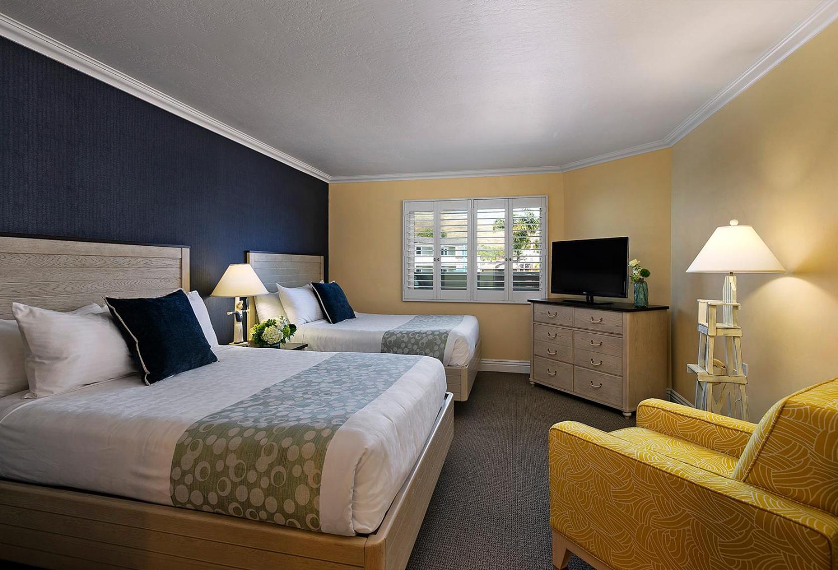 Courtyard View, Two Bedrooms, Two Queens, Pet-Friendly