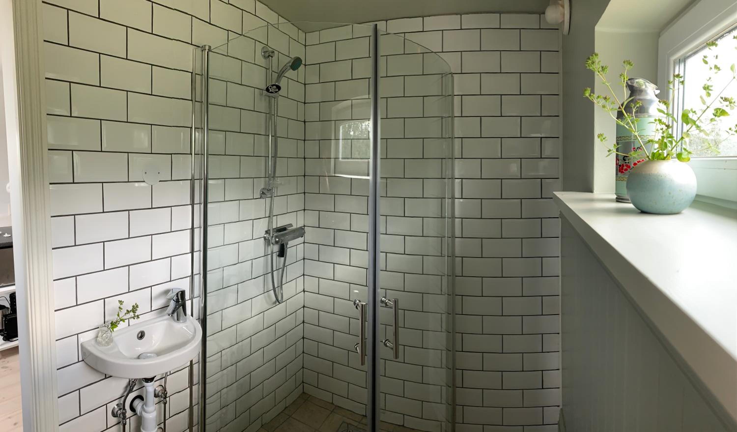 One-Bedroom House - Photo 13