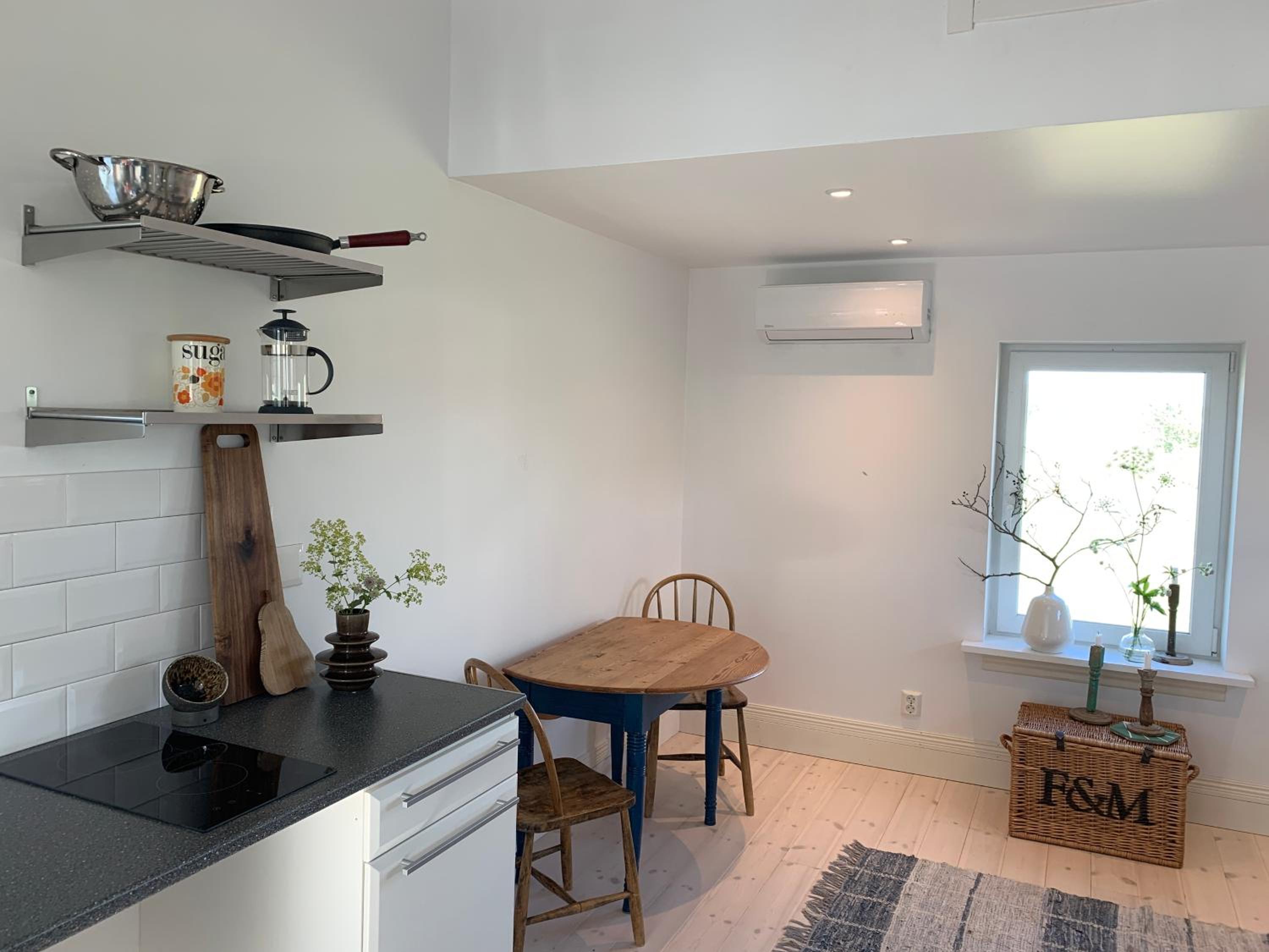 One-Bedroom House - Photo 18