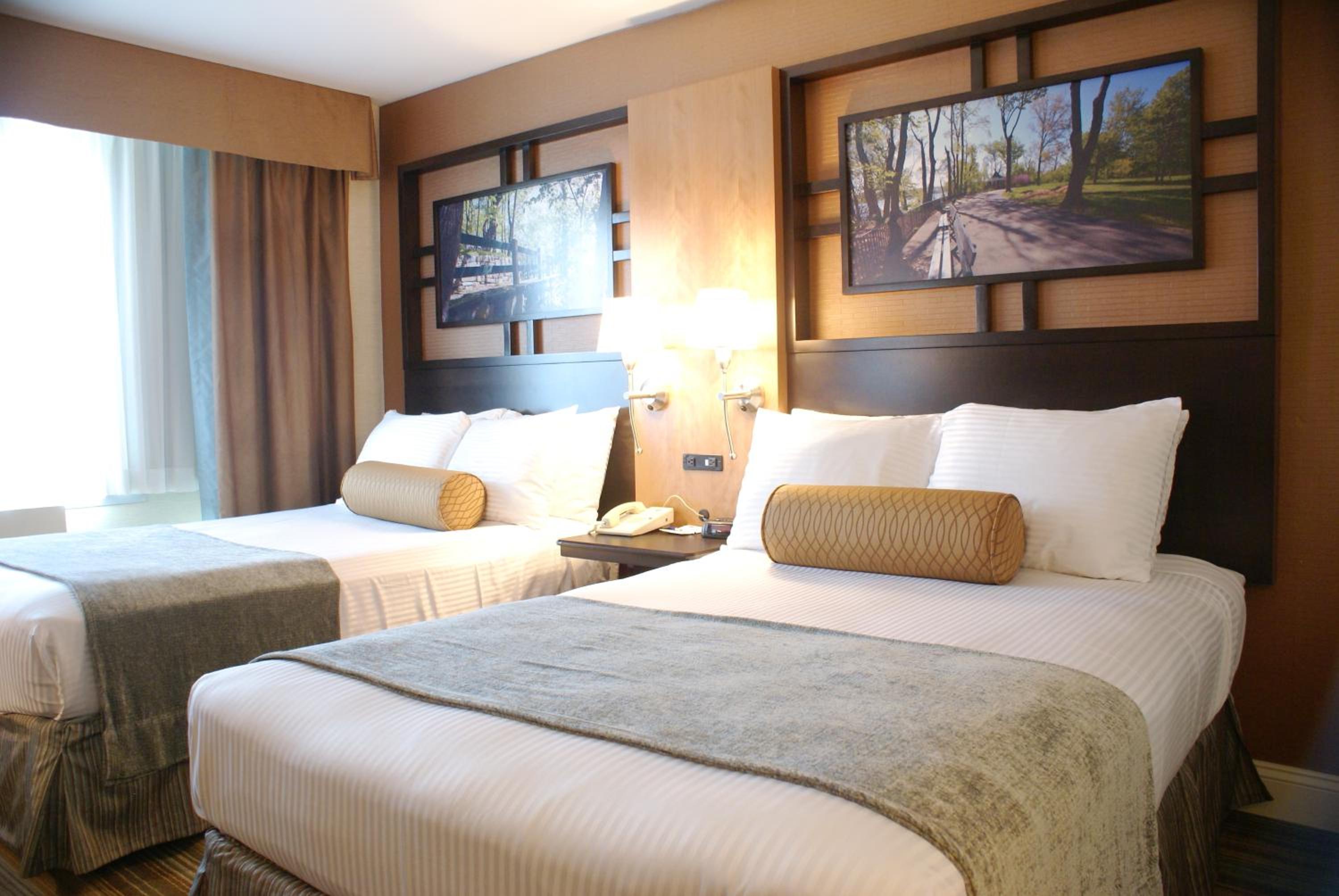 Double Room with Two Double Beds - Photo 2