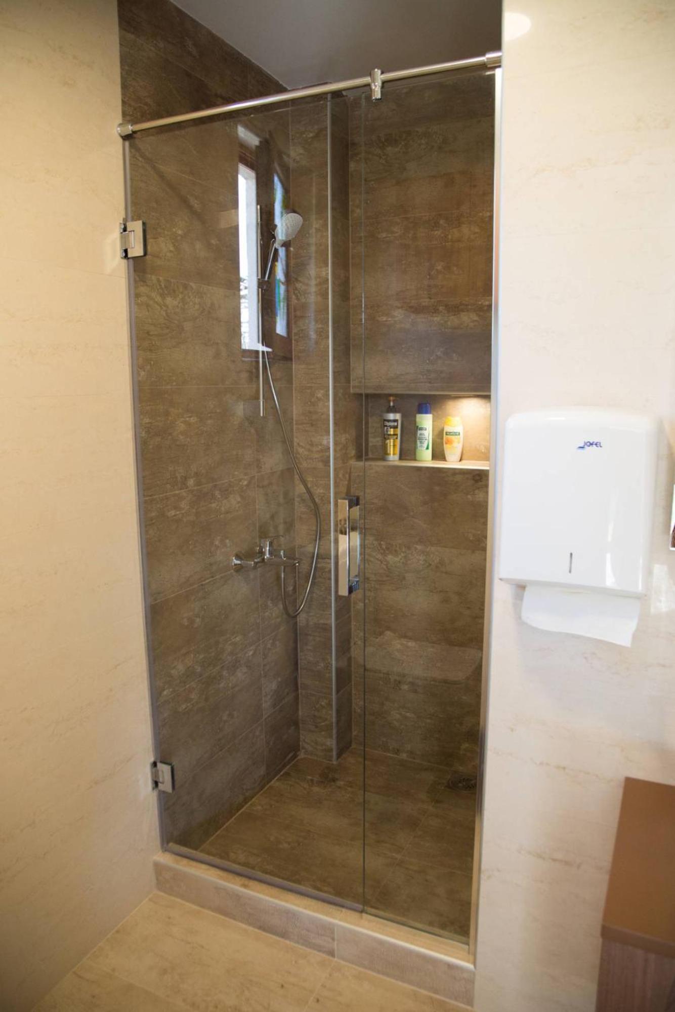 Apartment with Shower - Photo 11