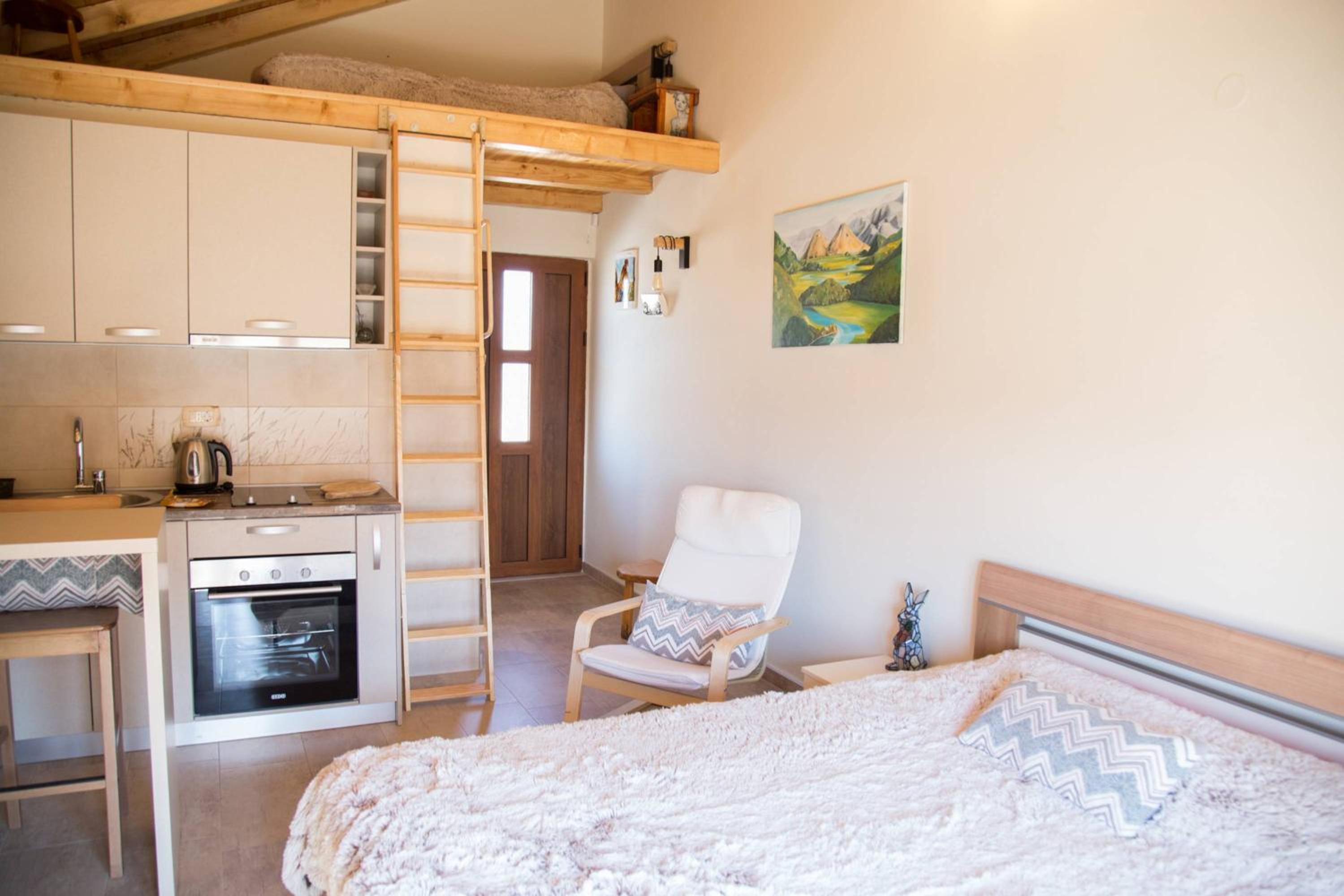 Apartment with Balcony - Photo 15