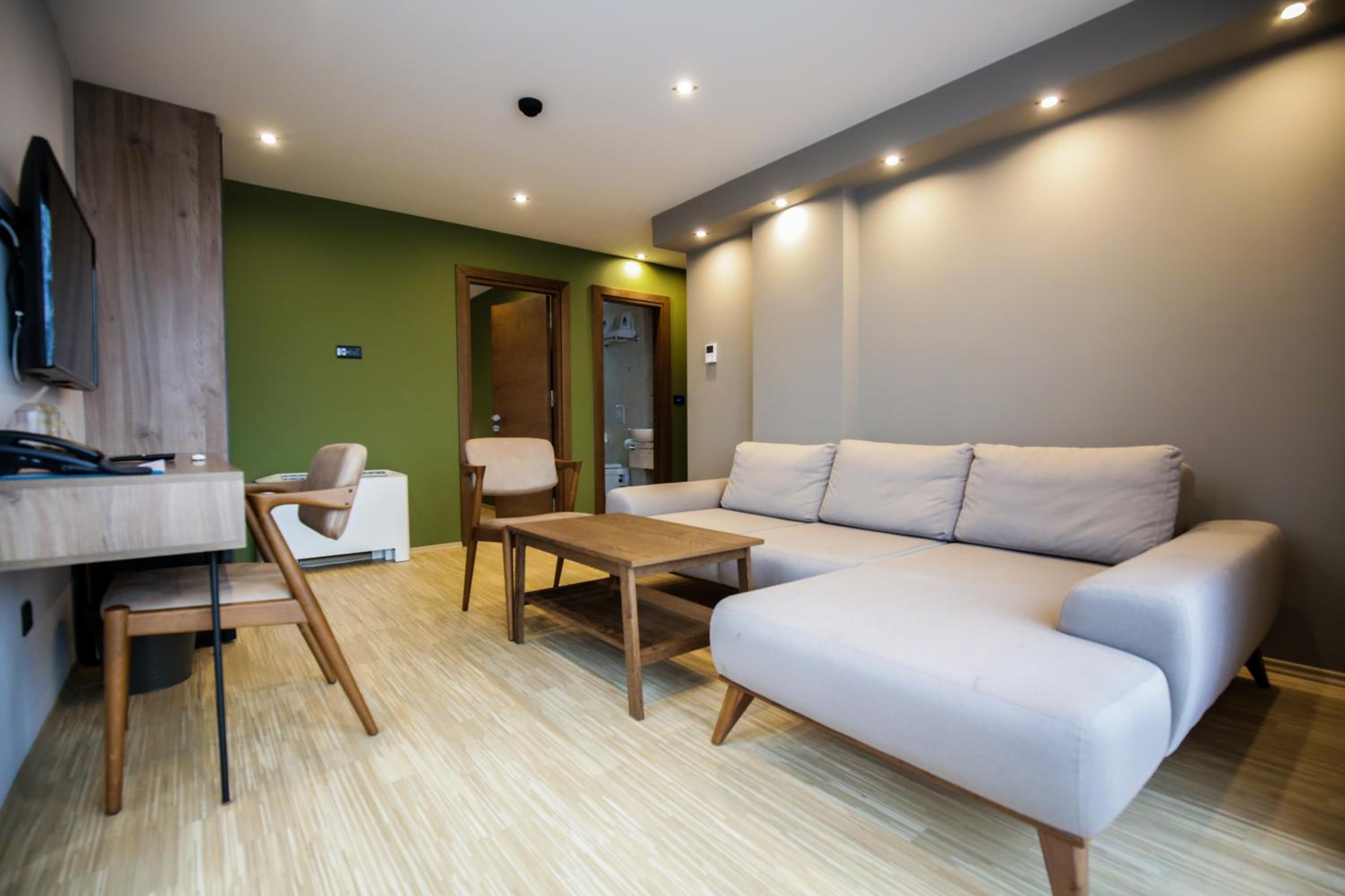 Suite with Lake View photo 3