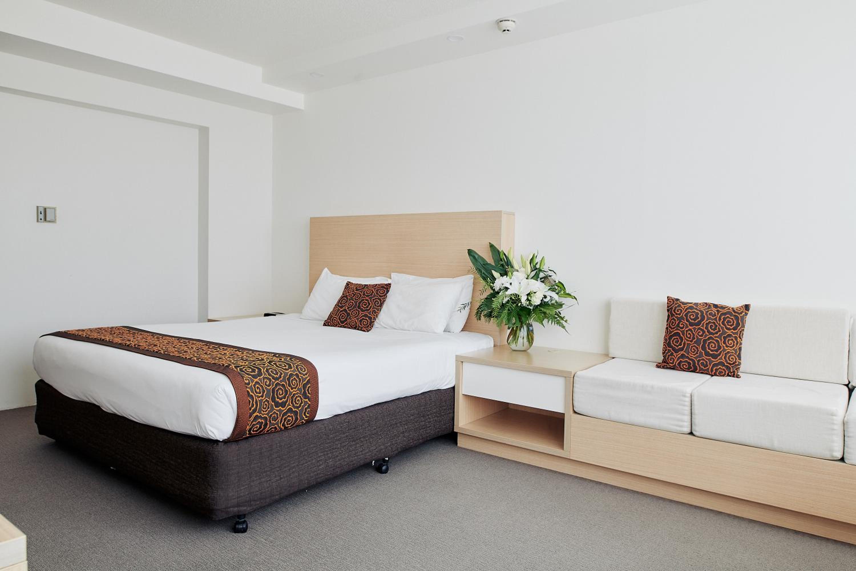 Deluxe King Marina Room photo 3