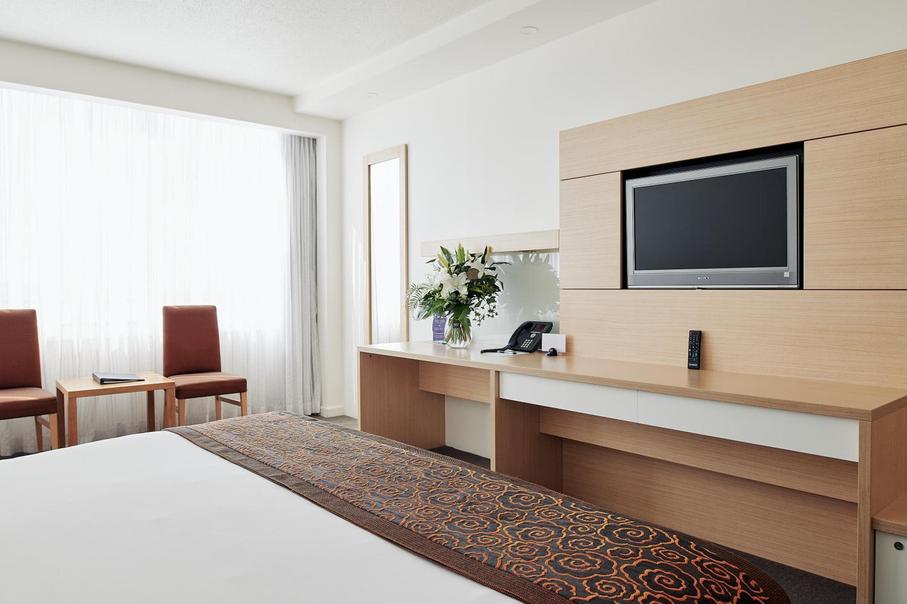 Deluxe King Marina Room photo 2
