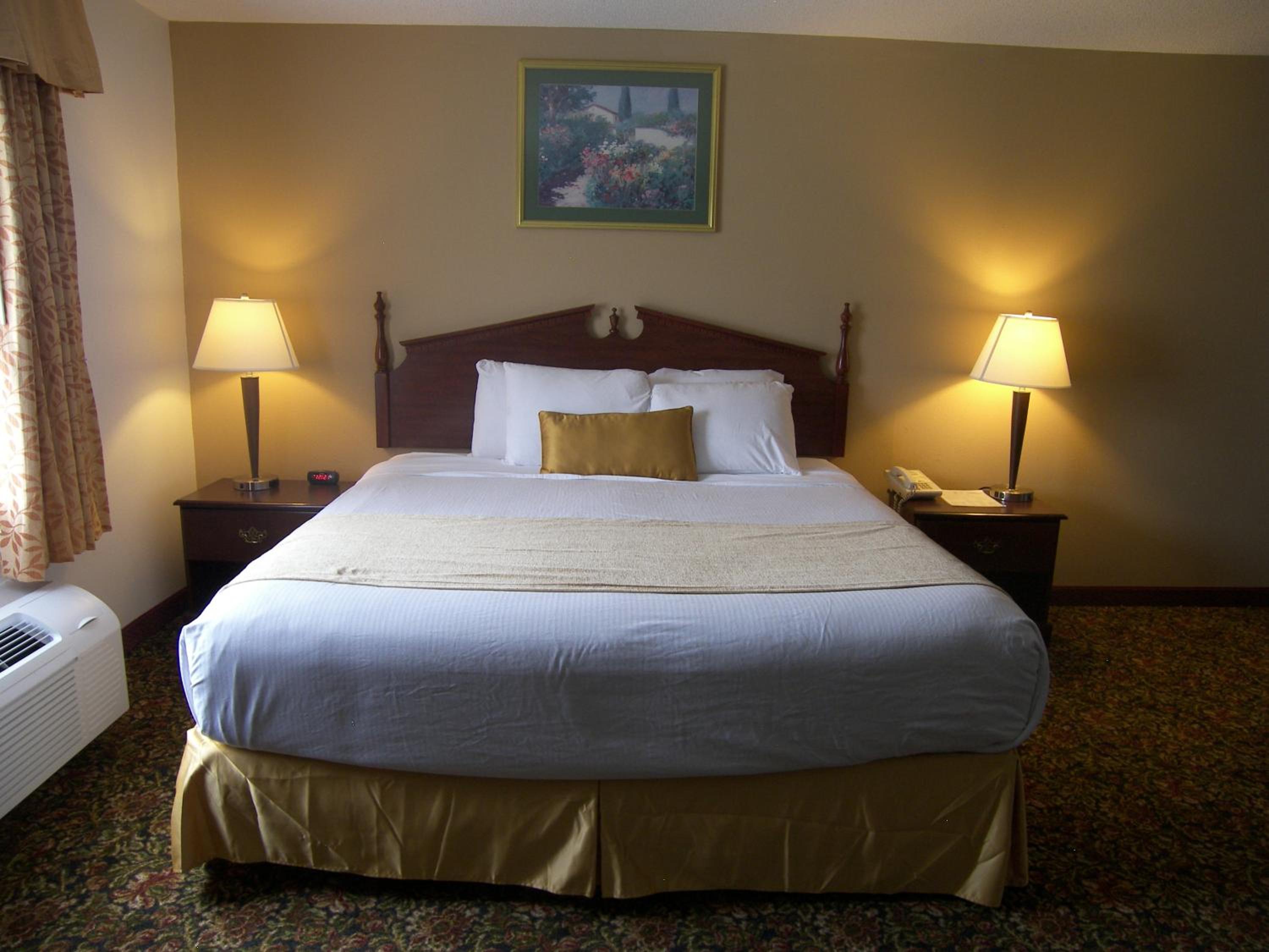 King Room - Non-Smoking photo 2