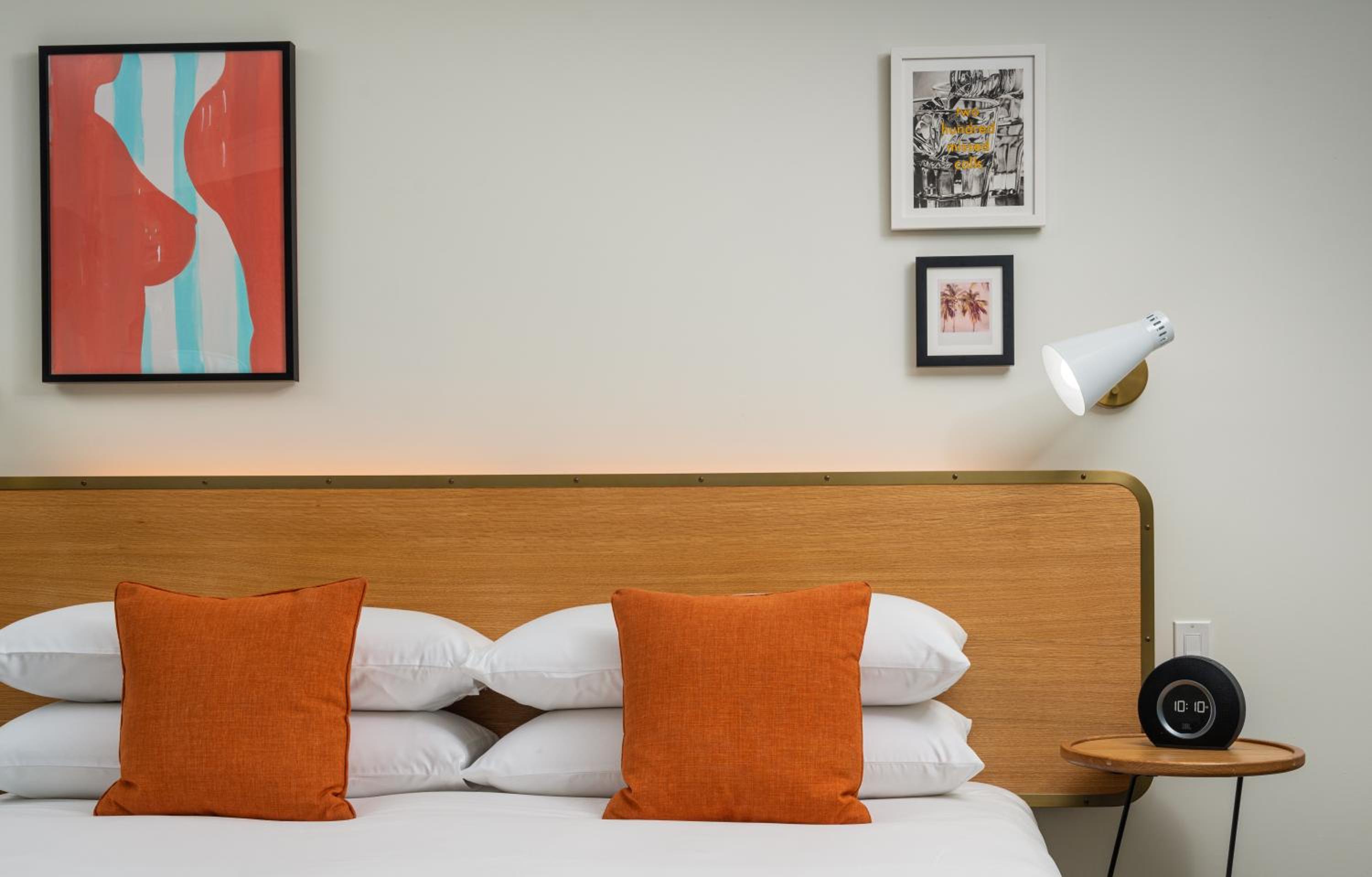 King Room with Balcony - Photo 2