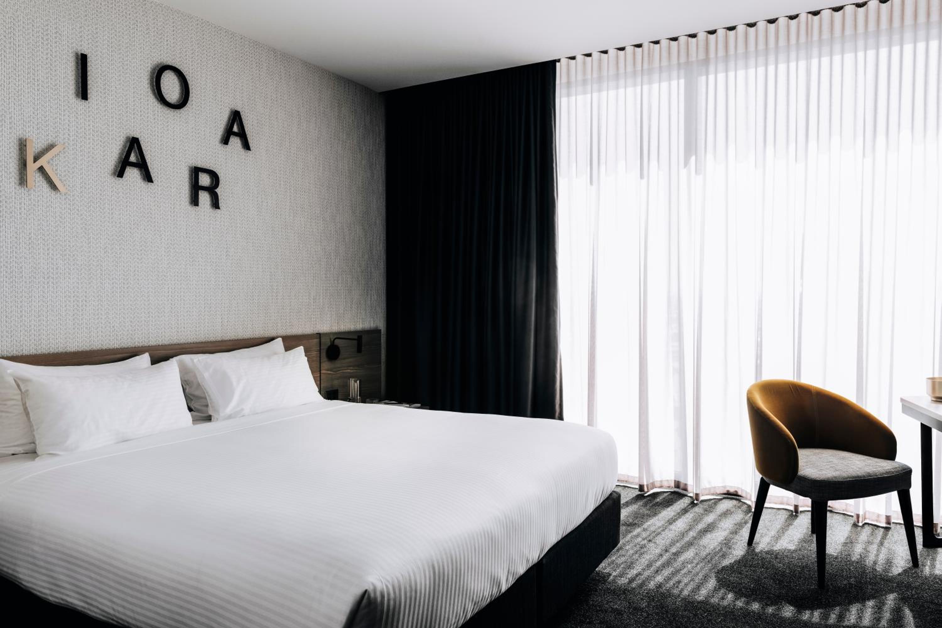 Standard Queen Room