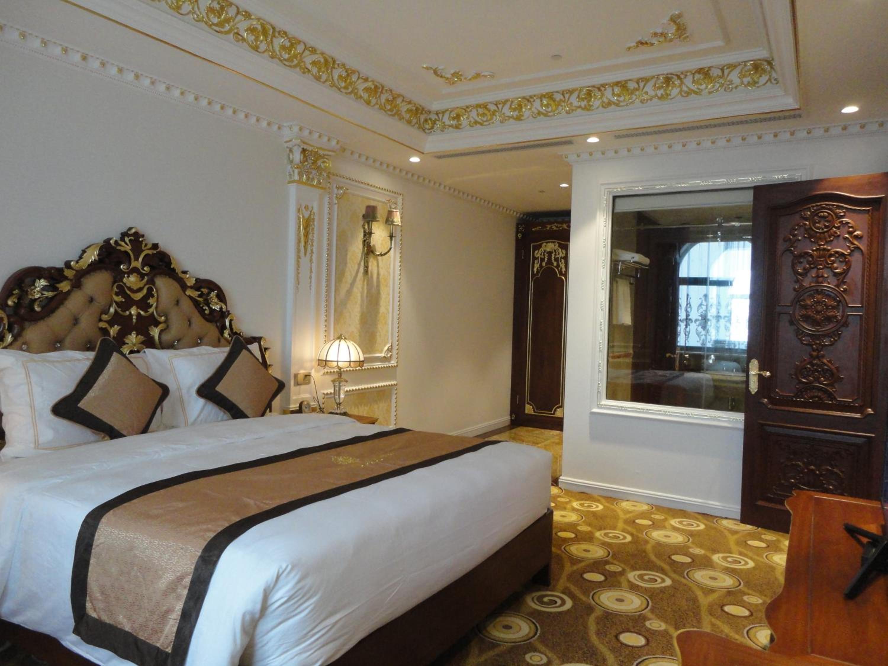 Junior Suite With Mountain View photo 2