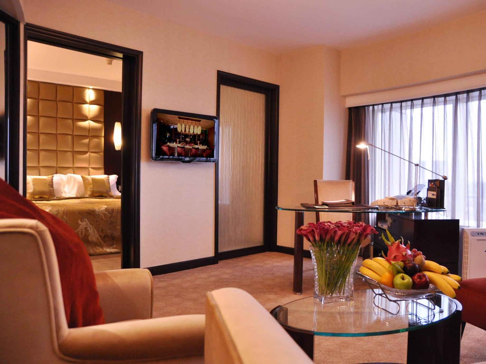Executive Suite thumbnail 6
