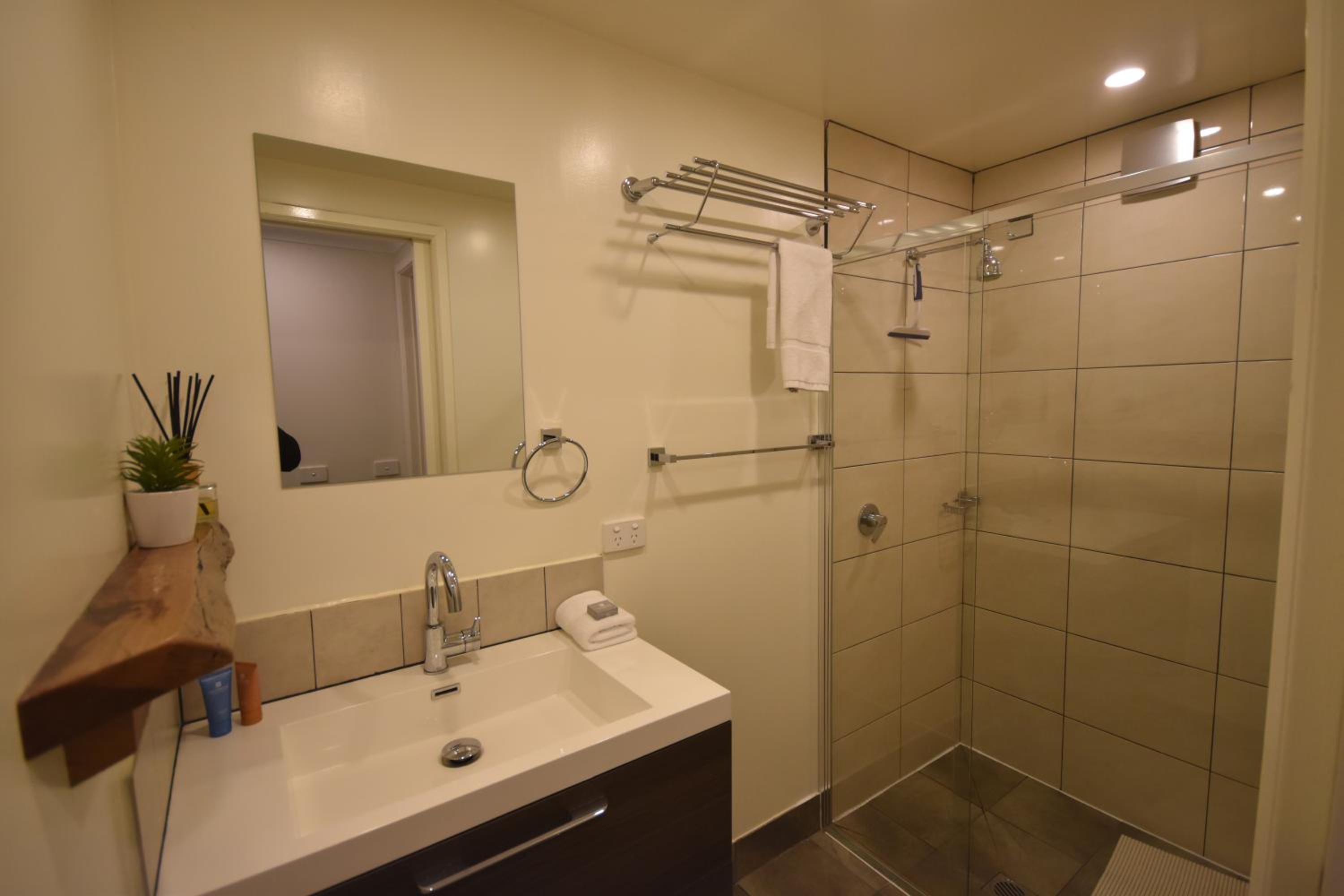 Three-Bedroom House - Photo 4