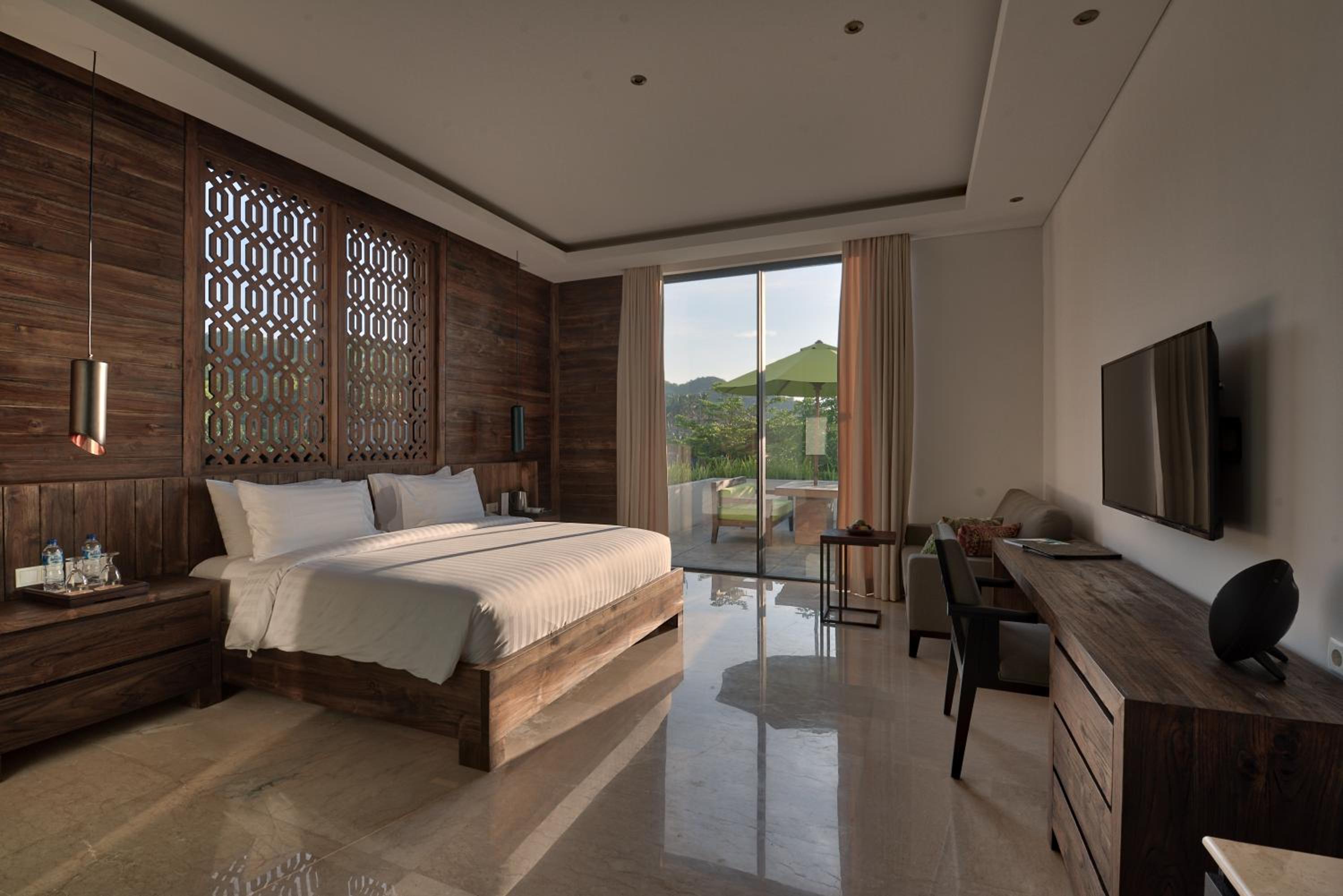 Deluxe Double Room with Balcony photo 3