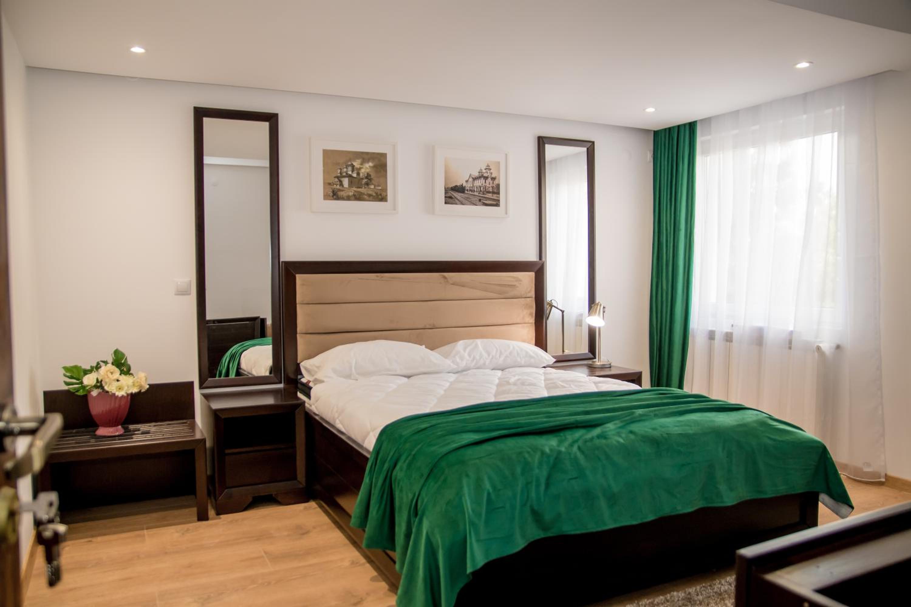 Double Room - Photo 10