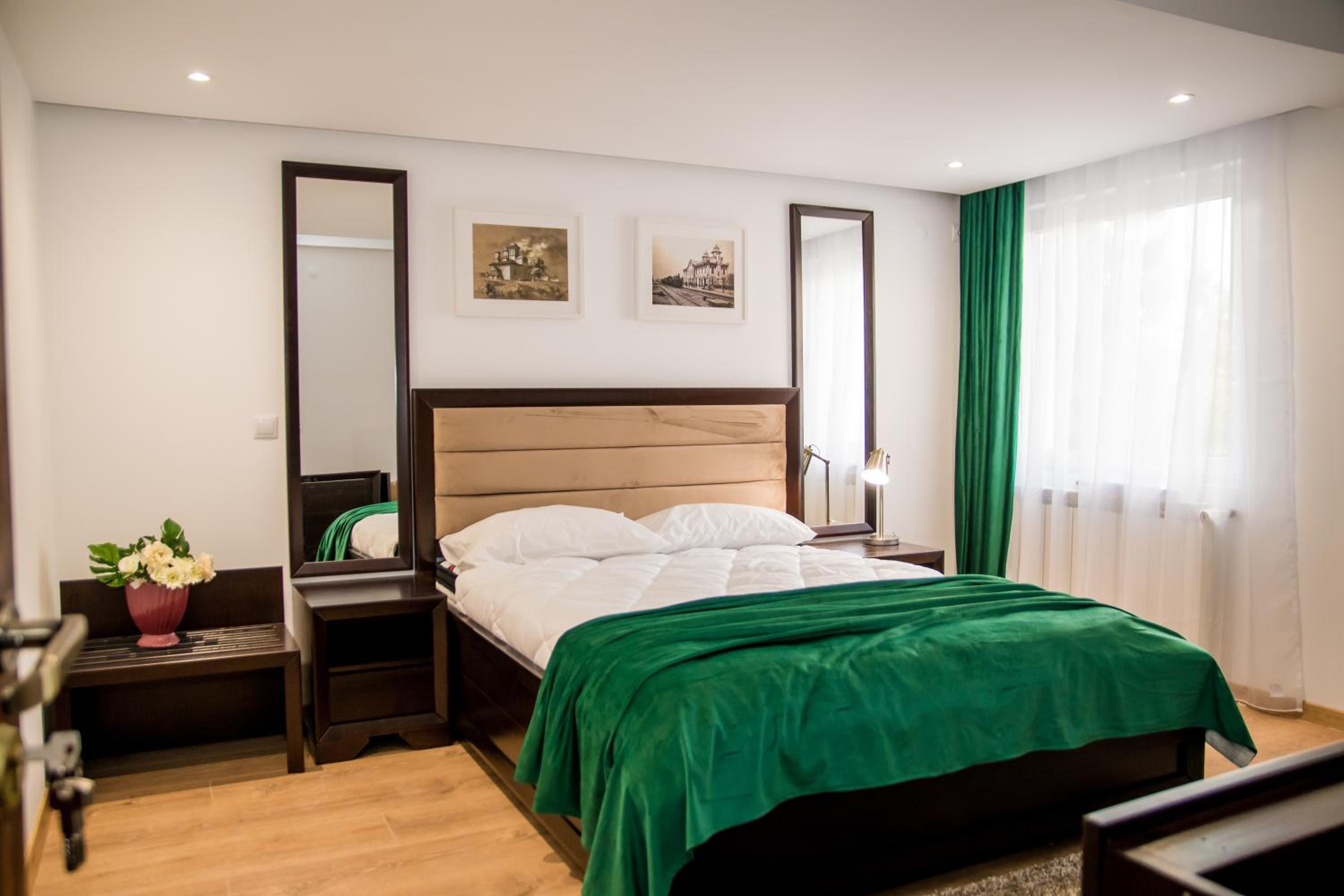 Double Room - Photo 9