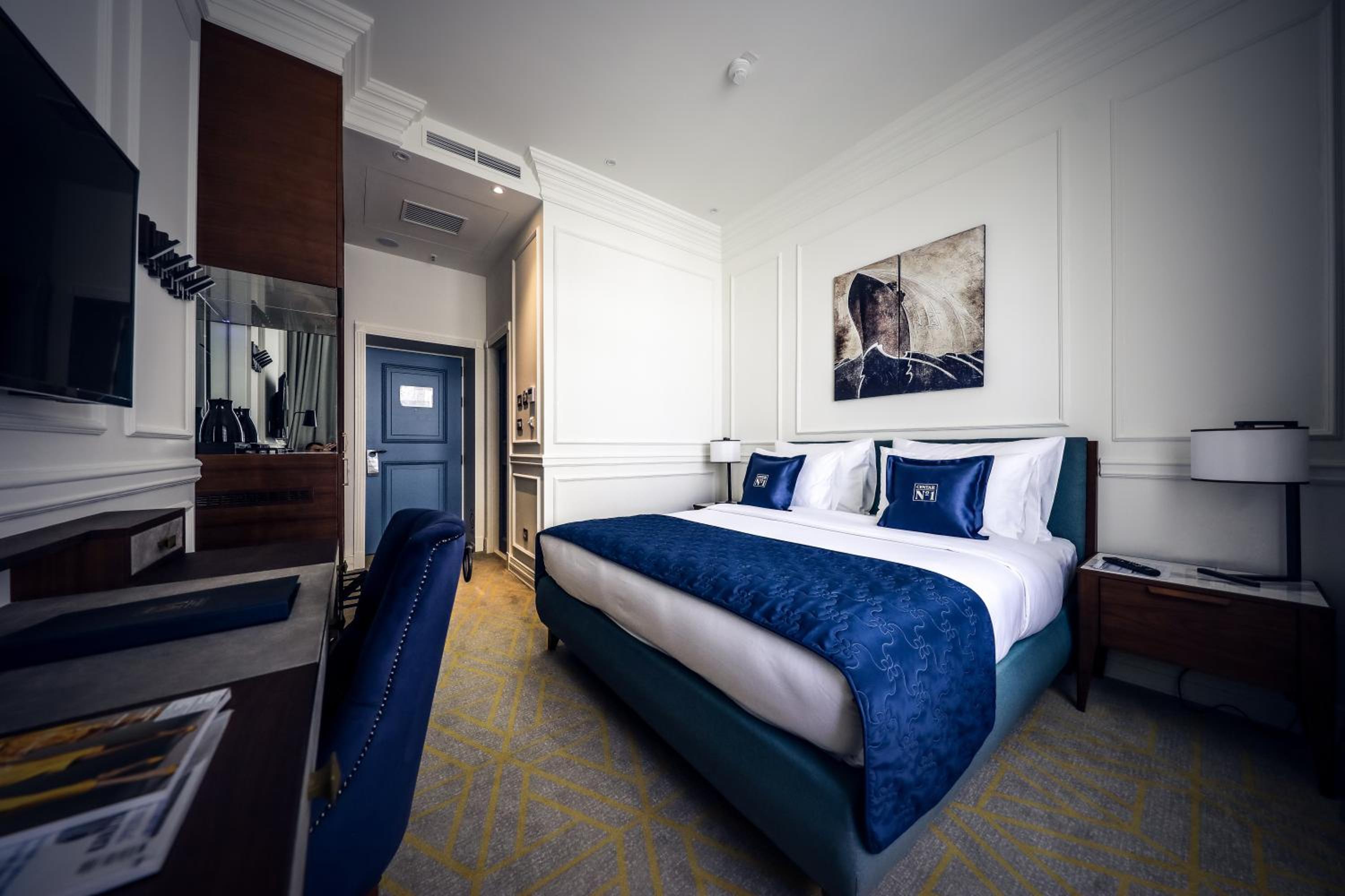 Standard Double Room - Photo 1