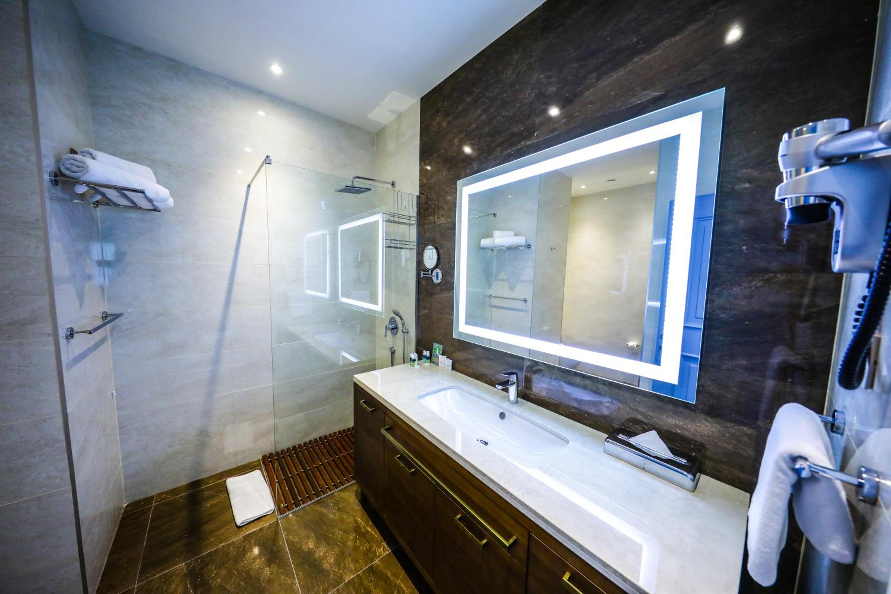 Family Suite - Photo 8