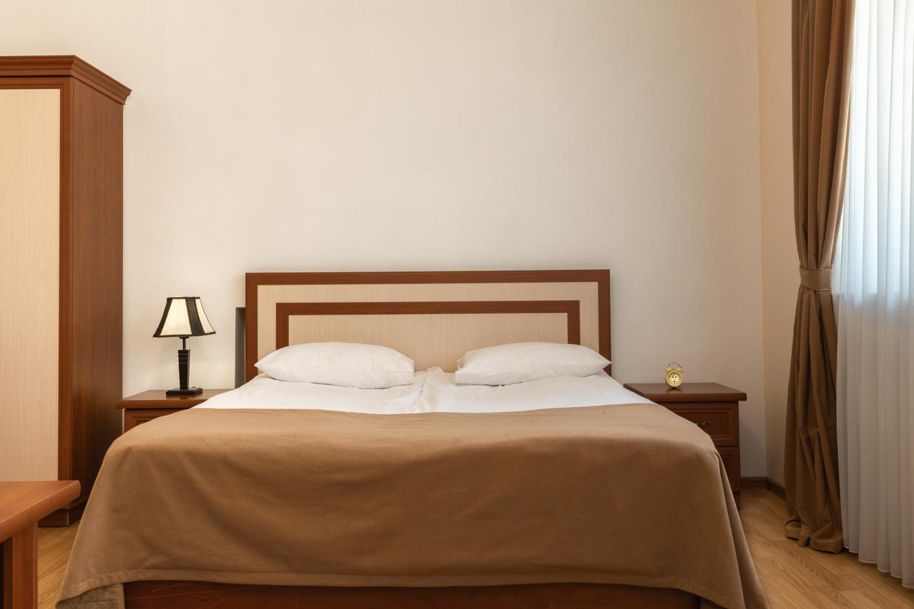 Economy Double Room photo 3