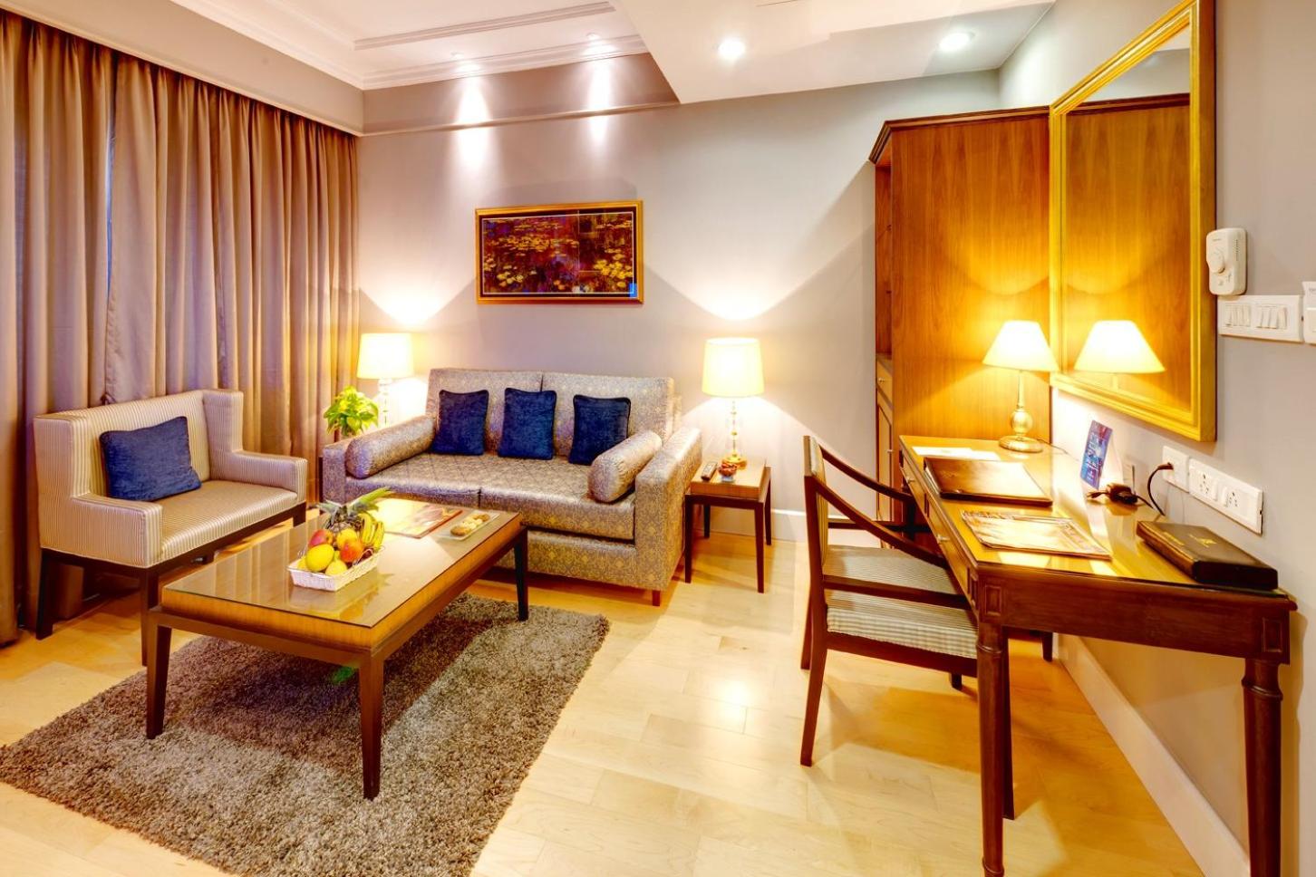 Junior Suite - 10% off on Laundry and Travel desk  - Photo 6