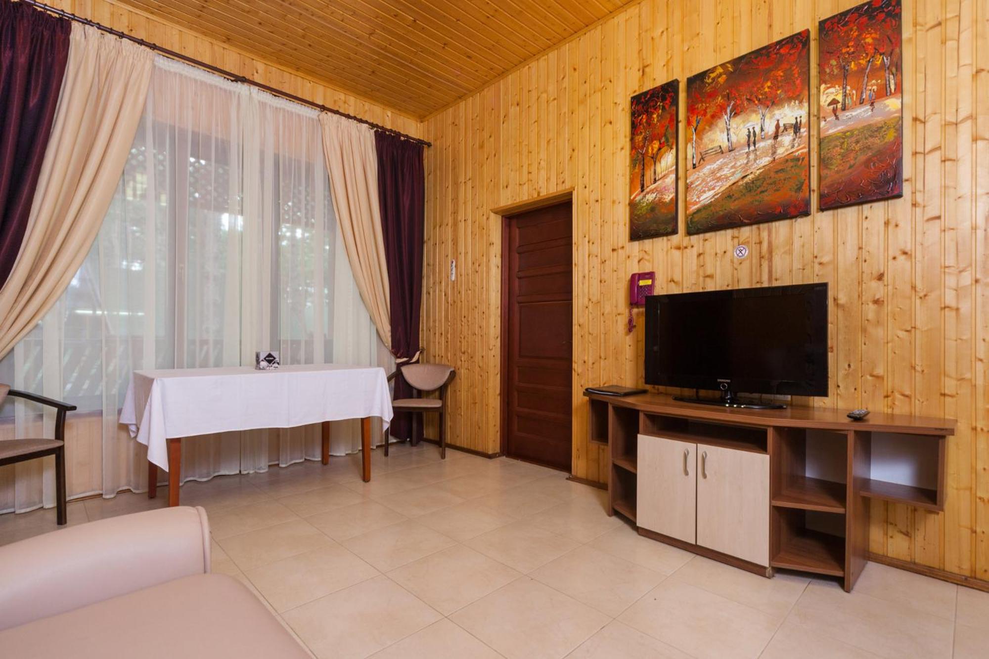 Superior Cottage (4 Adults)