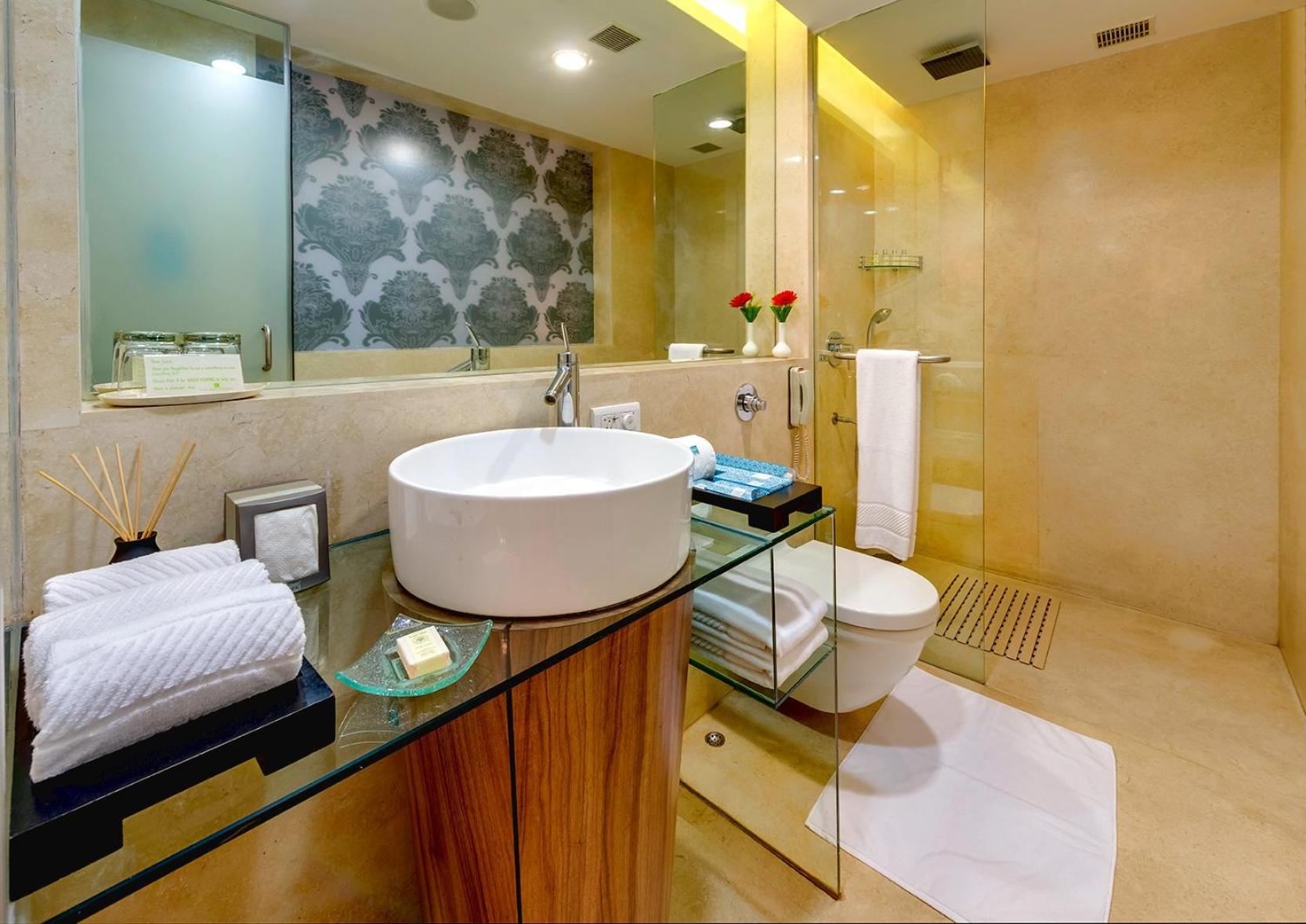 Junior Suite - 10% off on Laundry and Travel desk  - Photo 5