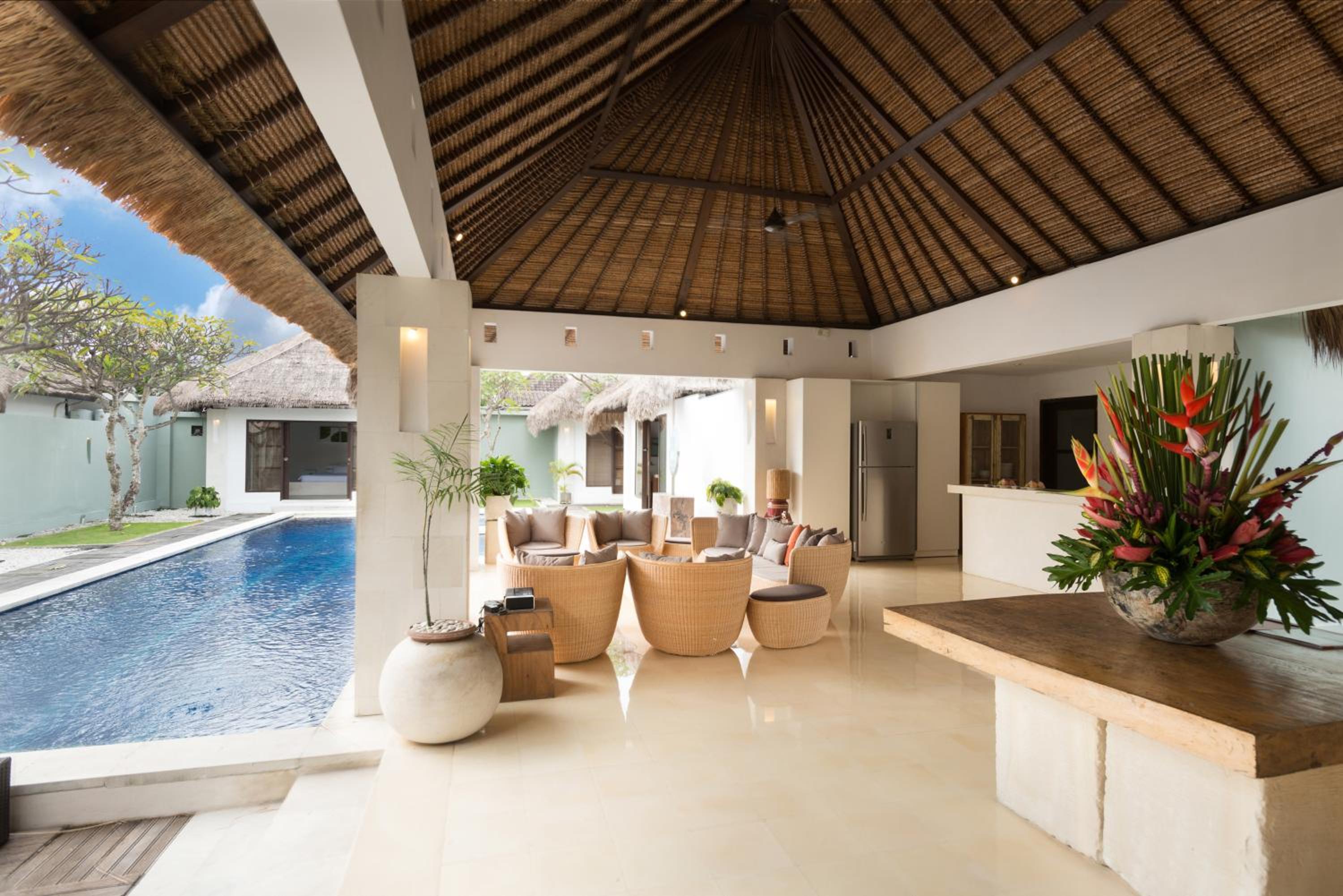 Five-Bedroom Villa with Private Pool photo 3