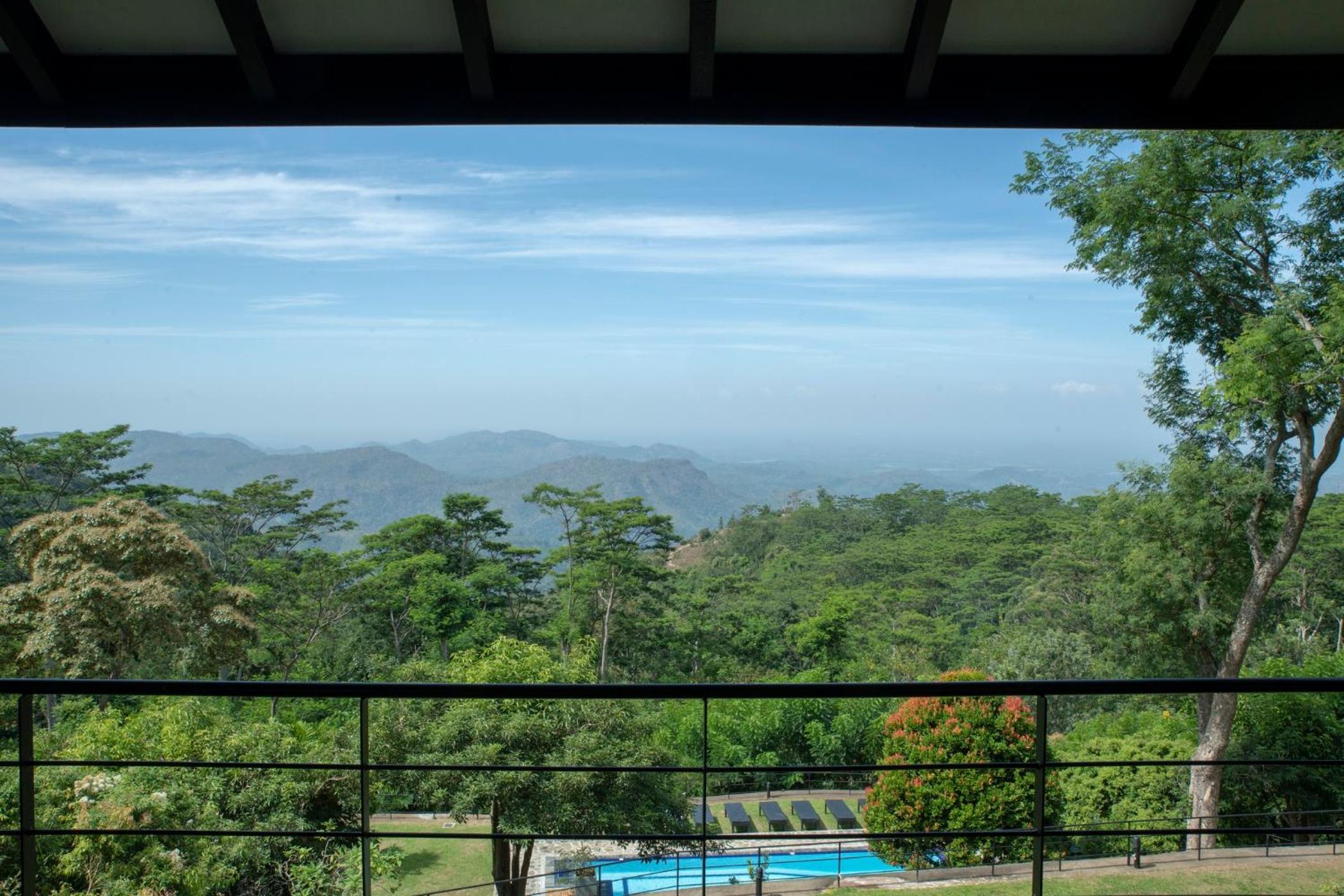 Deluxe Room with Mountain View photo 2