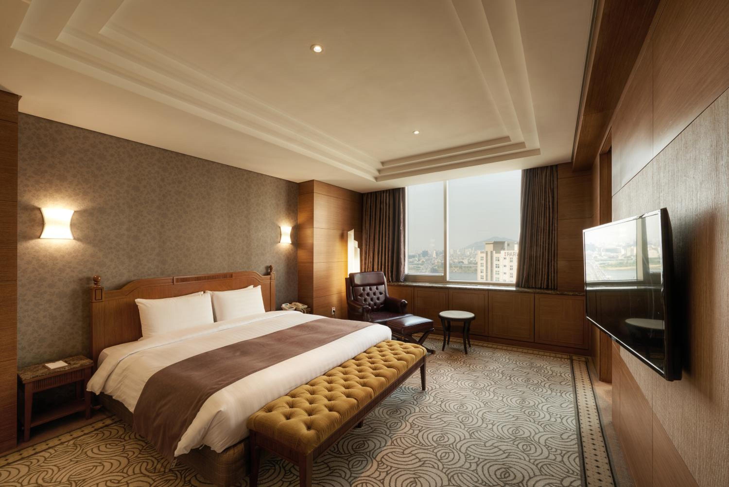 Suite (2 Adults) photo 3