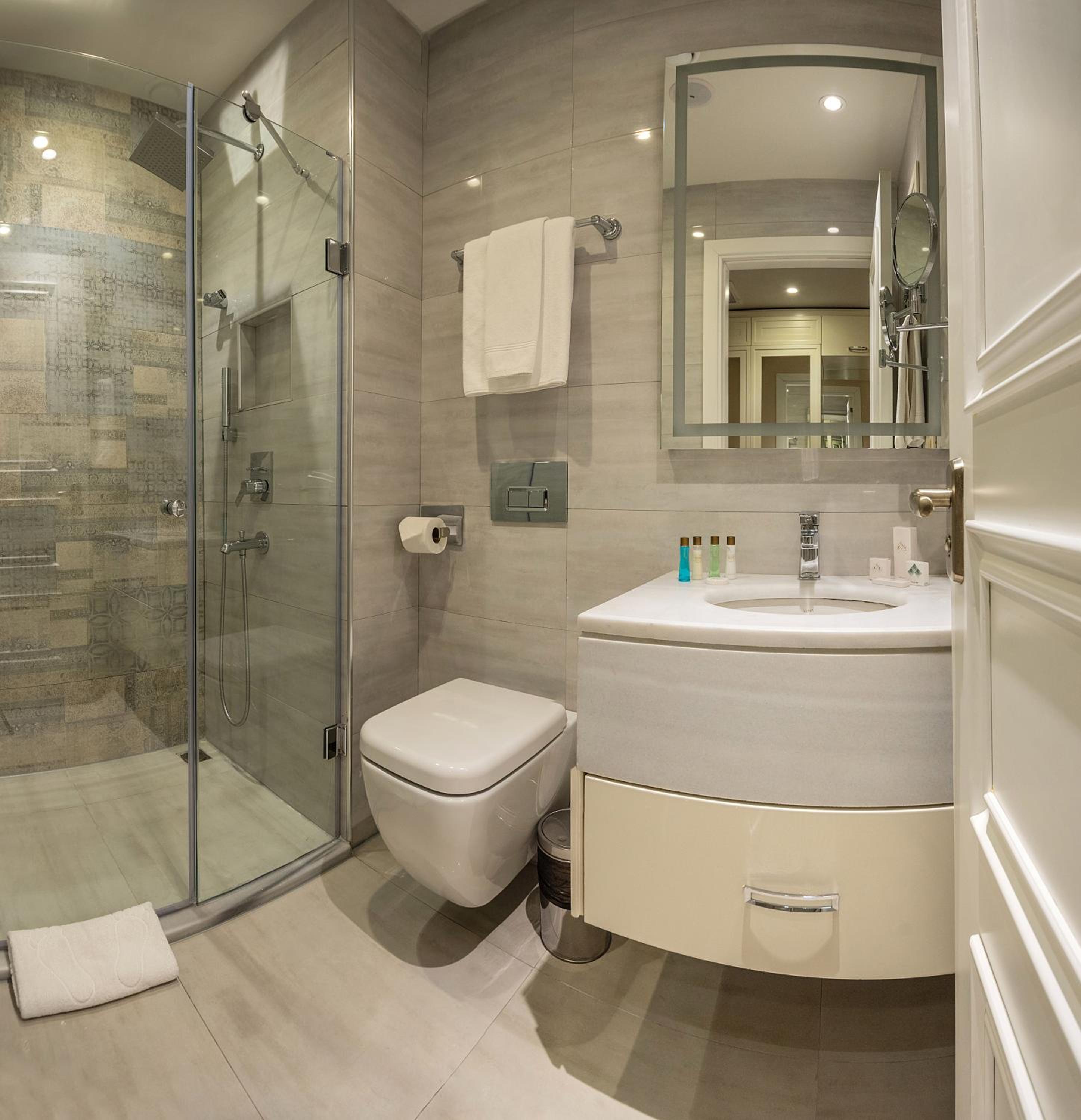 Suite - Photo 7