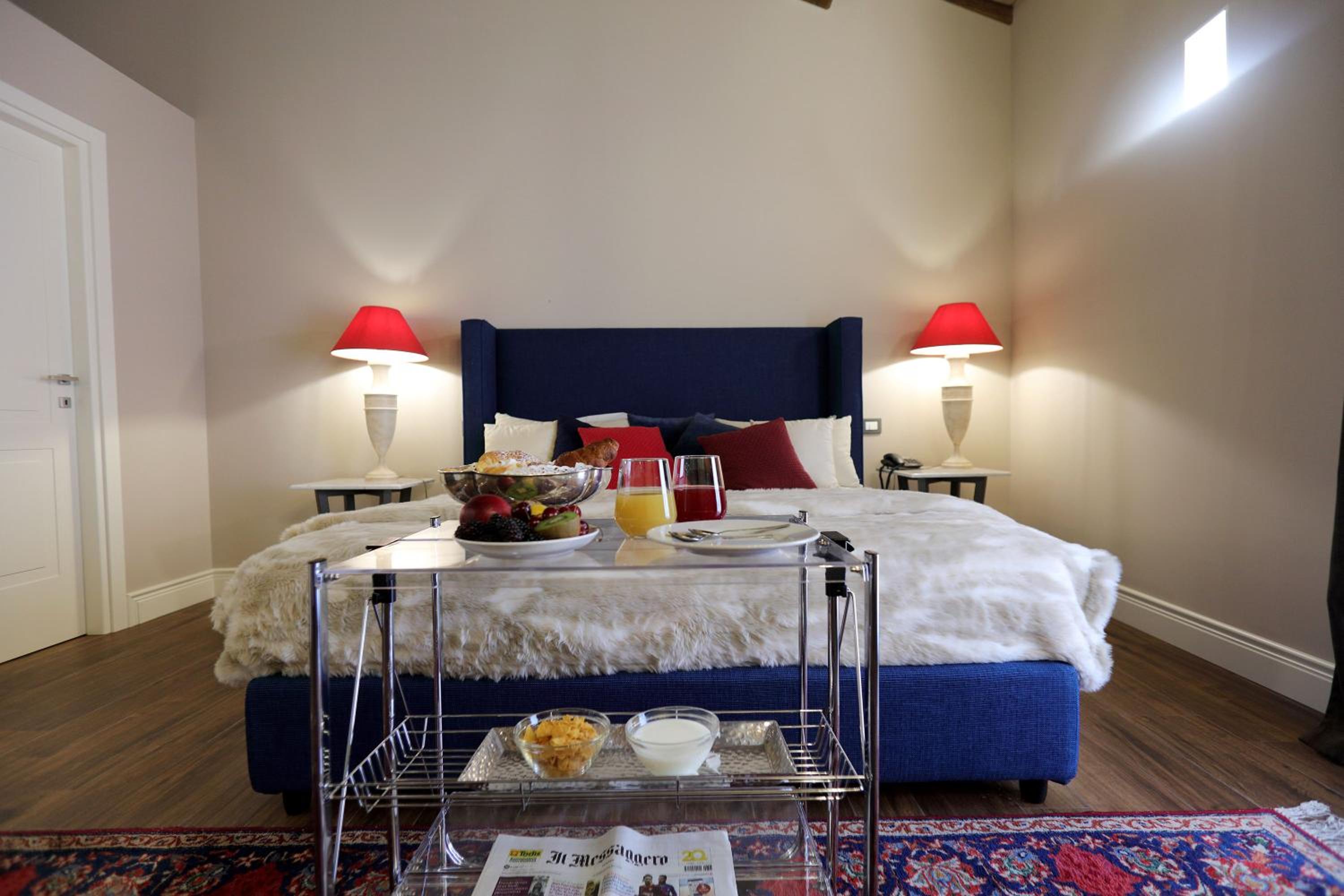 Superior King Room - Photo 7