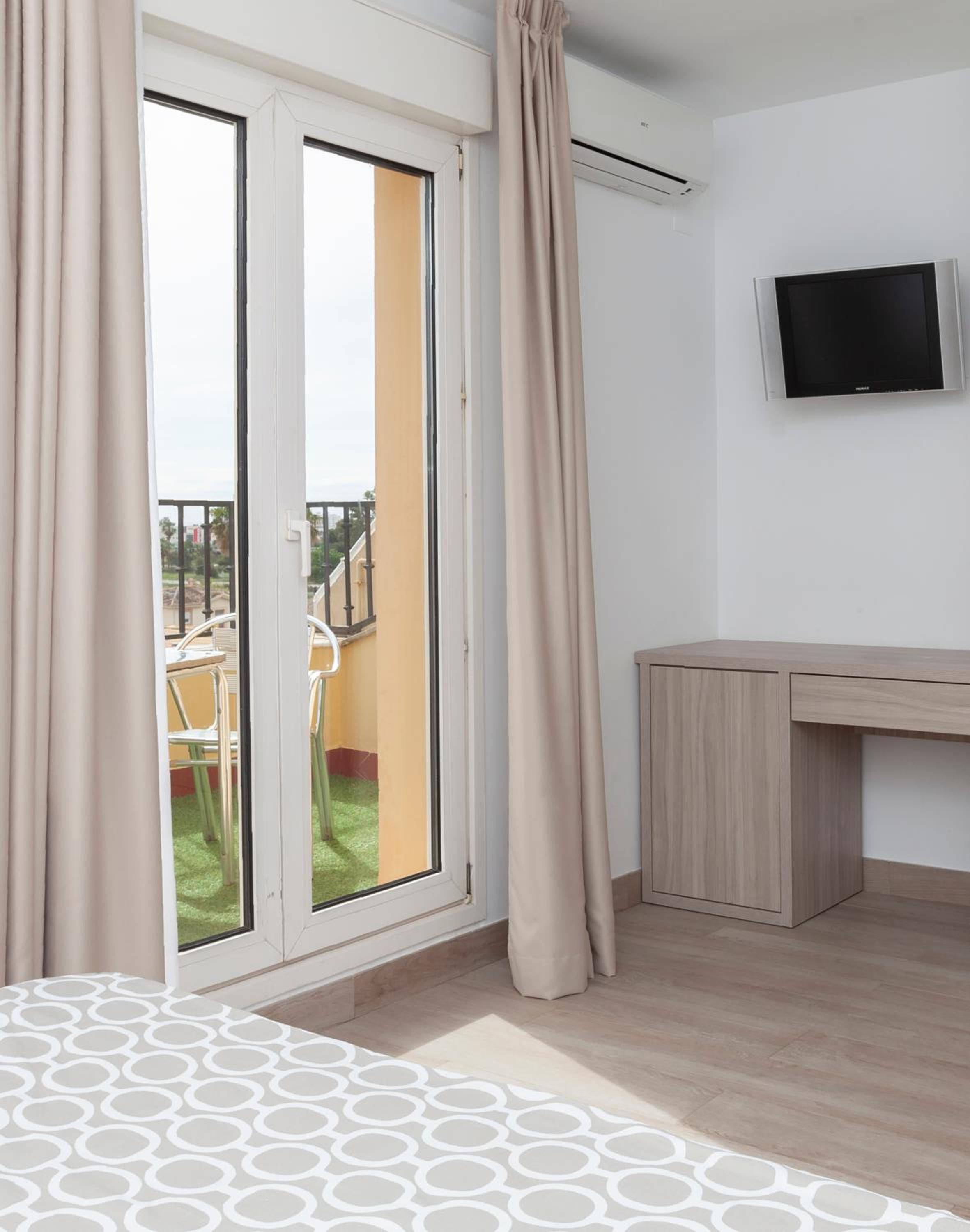 Double Room with Terrace - Photo 11