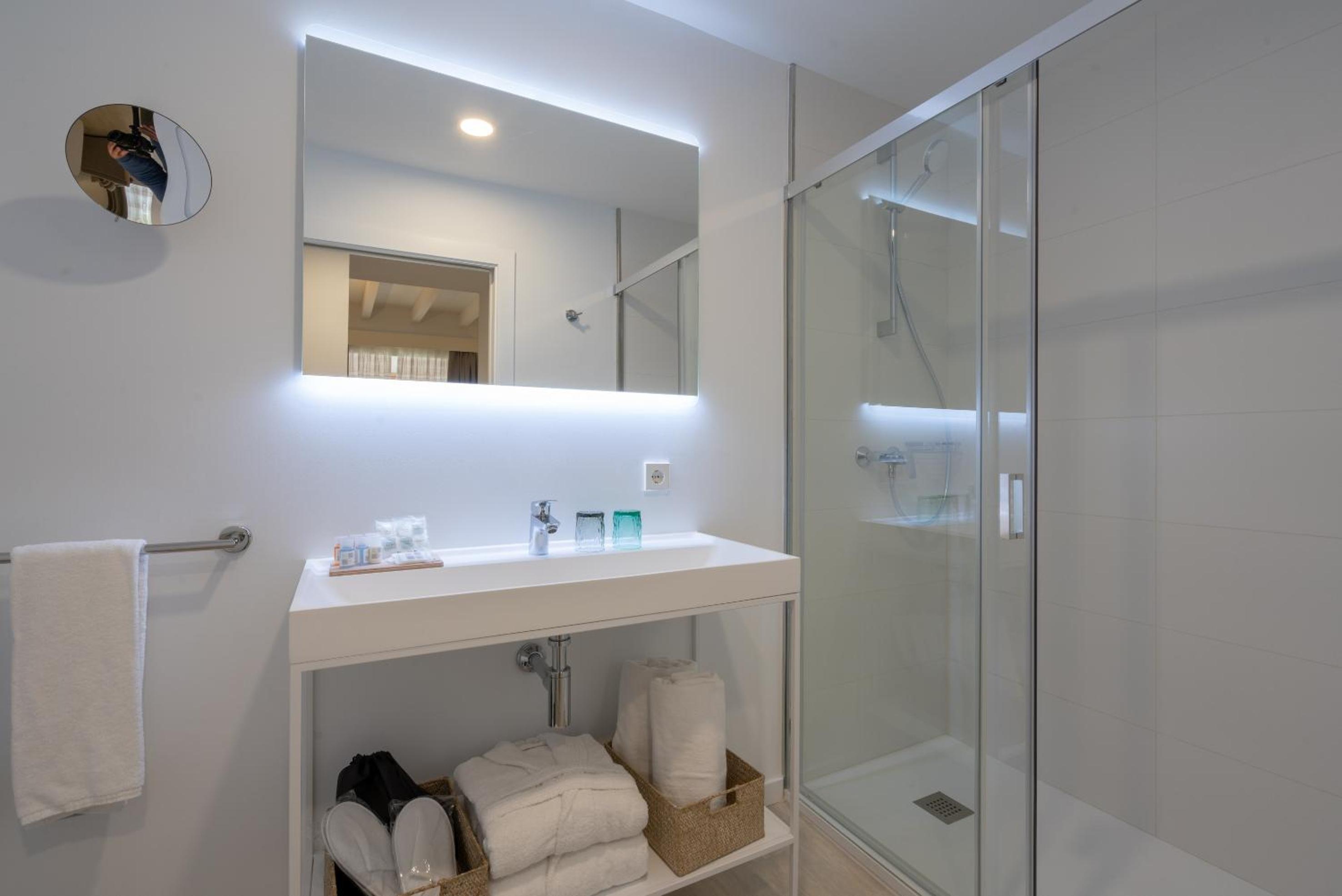 Superior Double or Twin Room photo 3