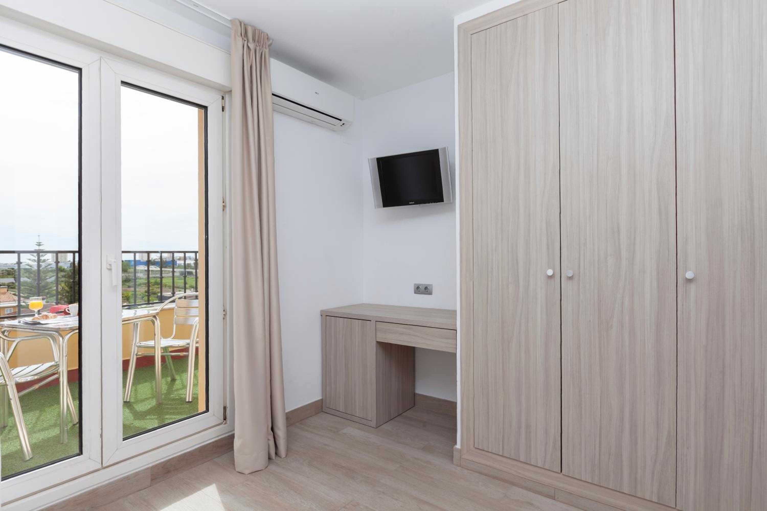 Double Room with Terrace - Photo 10