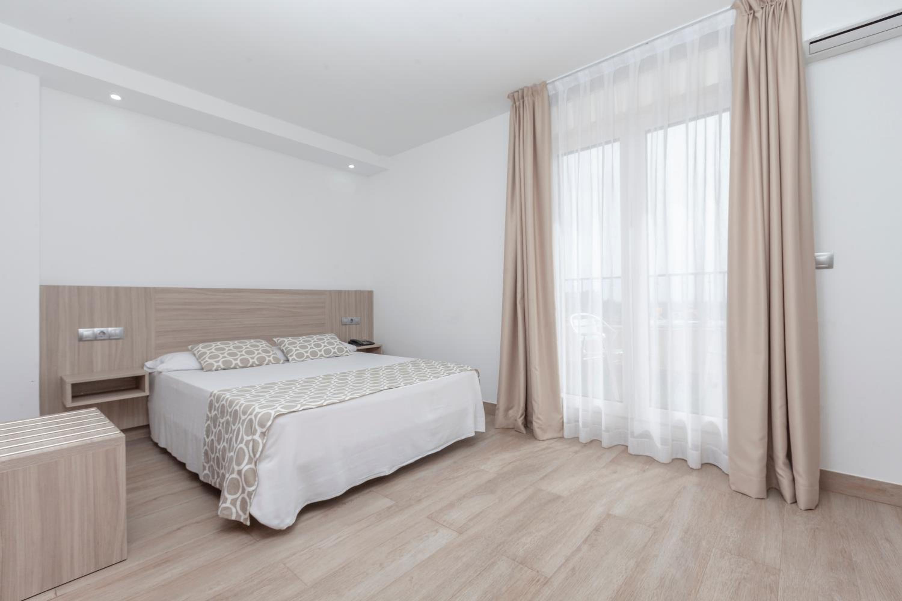 Double Room with Terrace - Photo 7