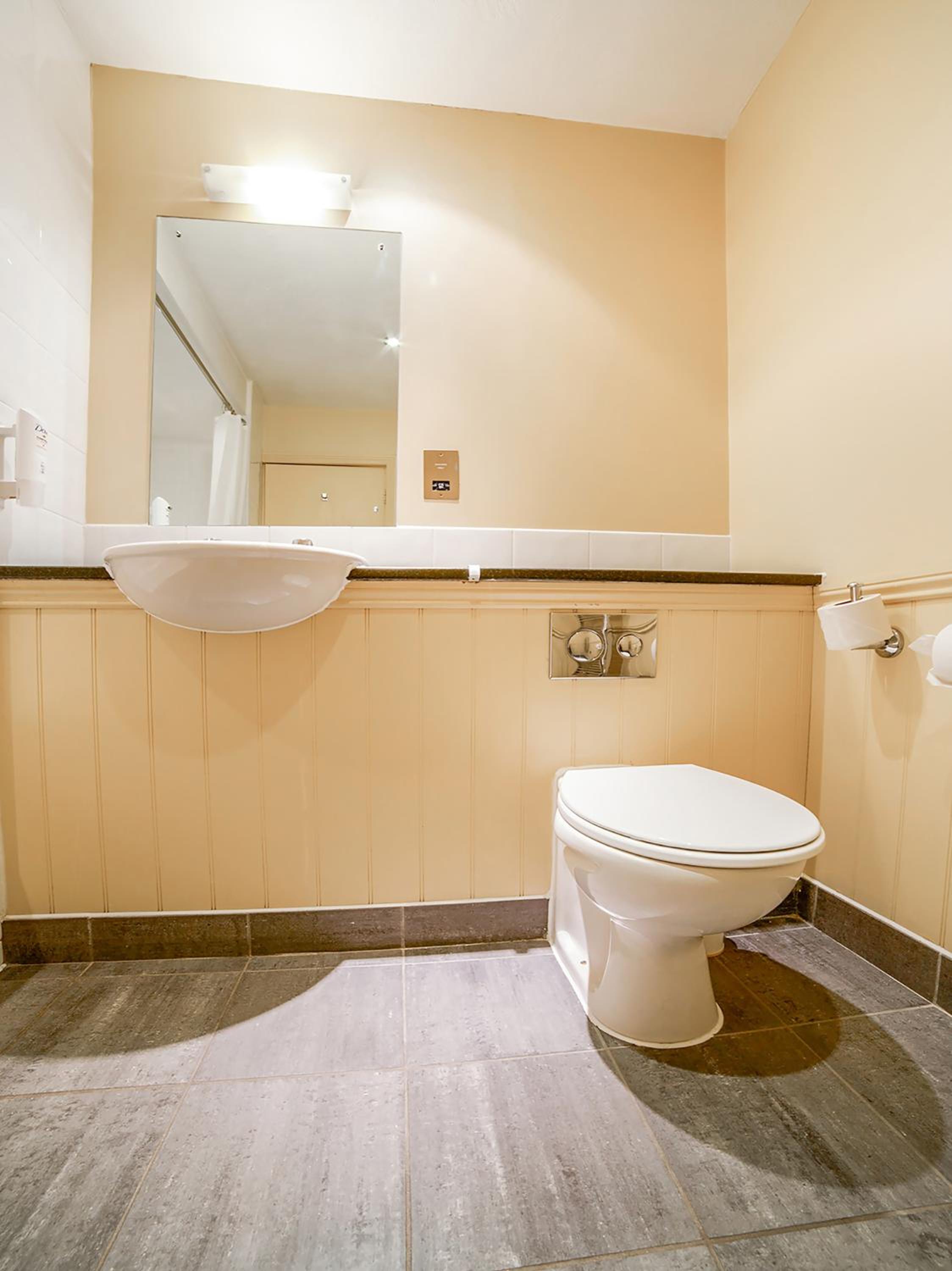 Standard Twin Room - Photo 17