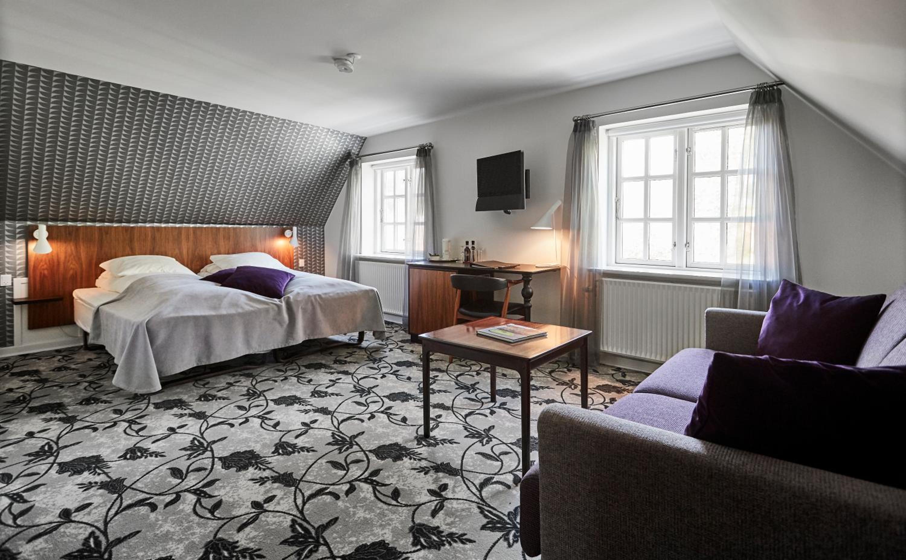 Junior Suite with Double Bed - Photo 14
