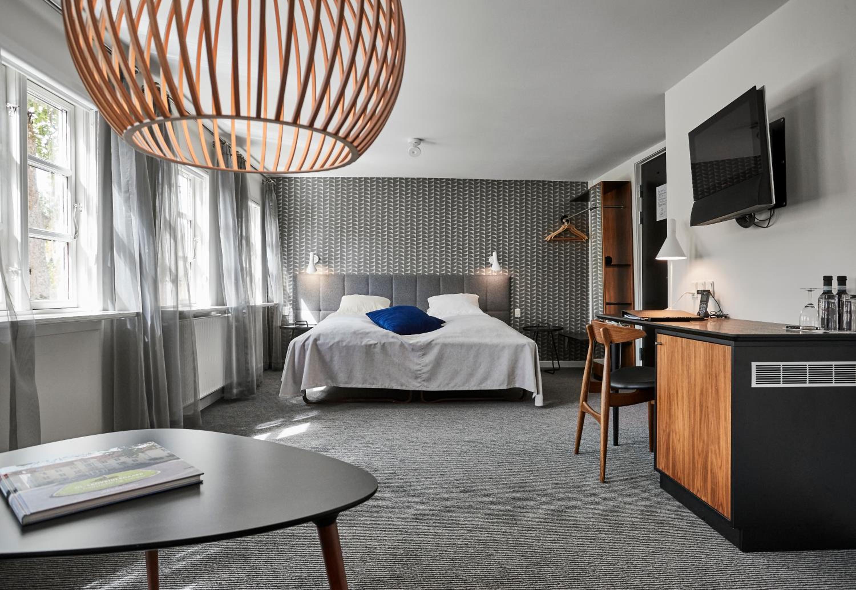 Junior Suite with Double Bed - Photo 2