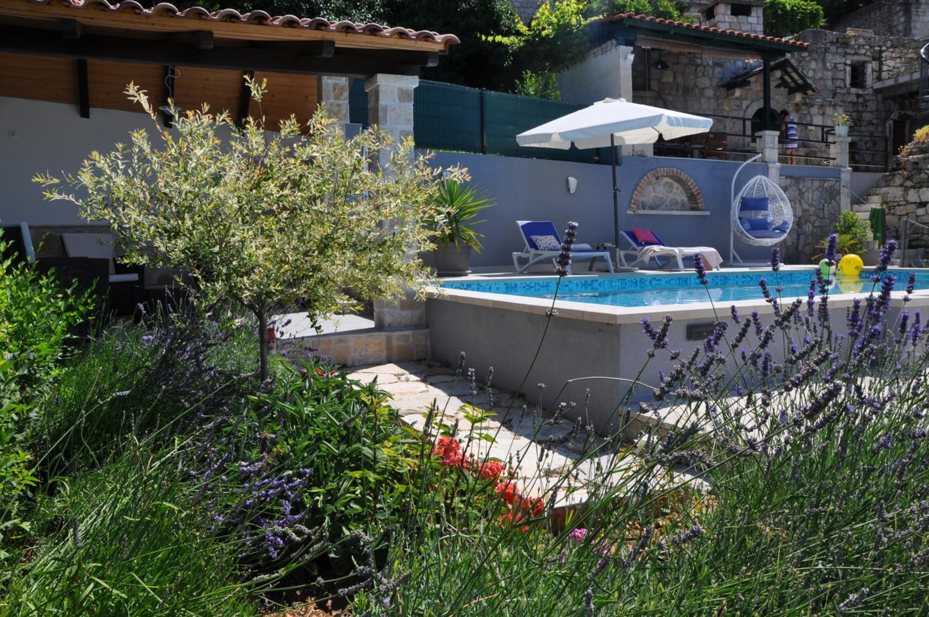 Villa with Sea View - Photo 37