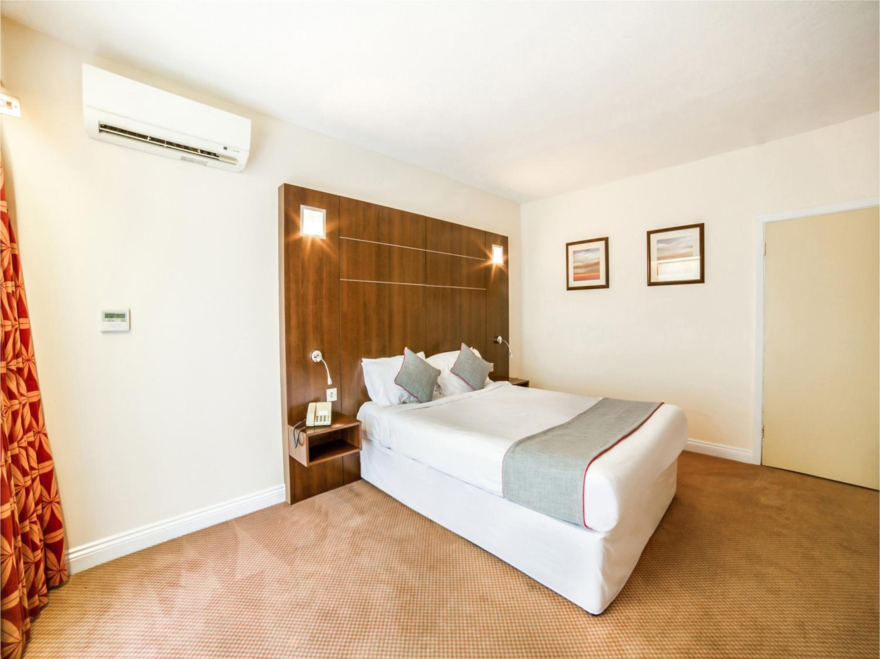 Standard Double Room - Photo 11